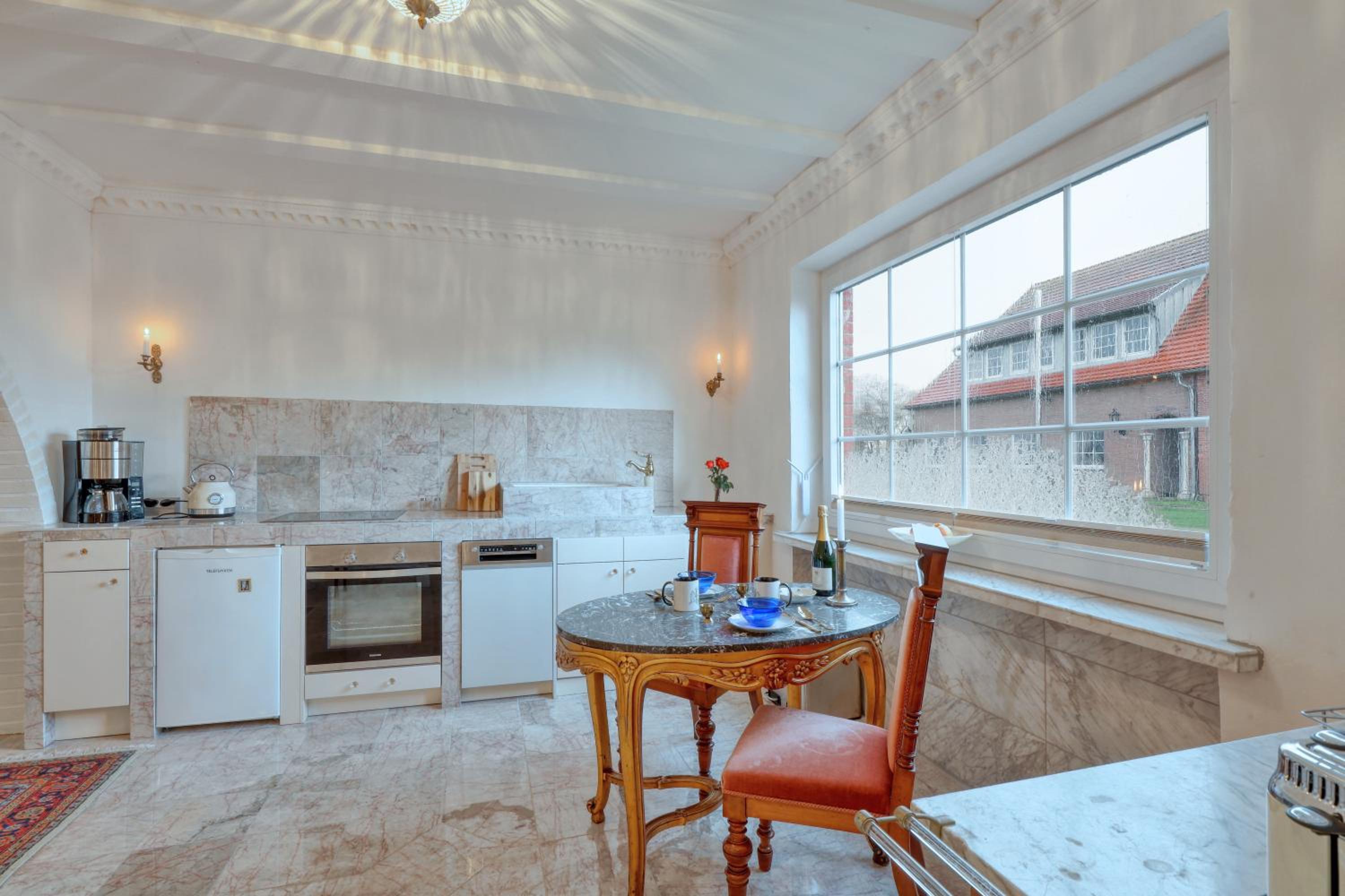 Suite with Garden View - Photo 8