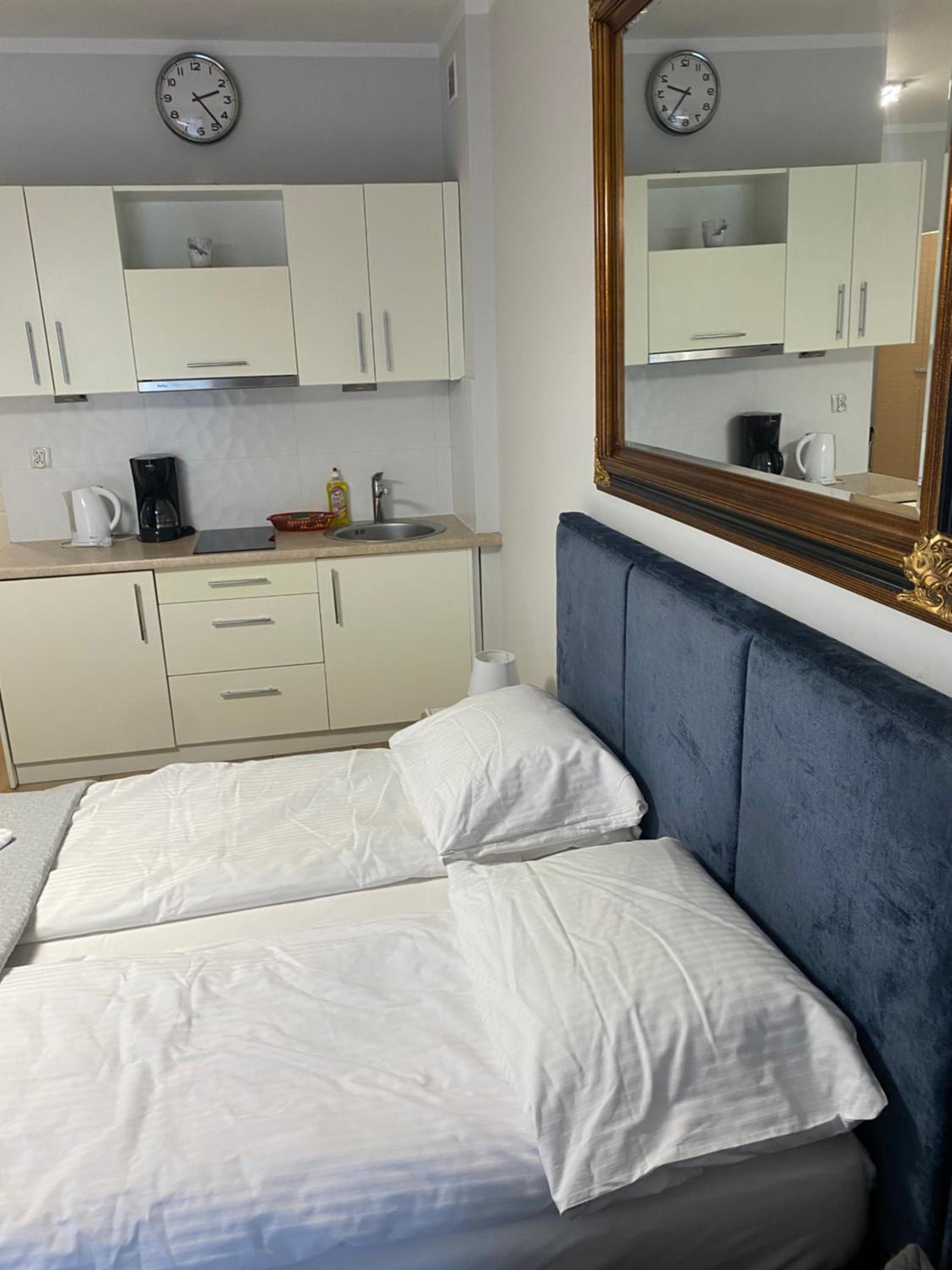Studio Apartment - Photo 46