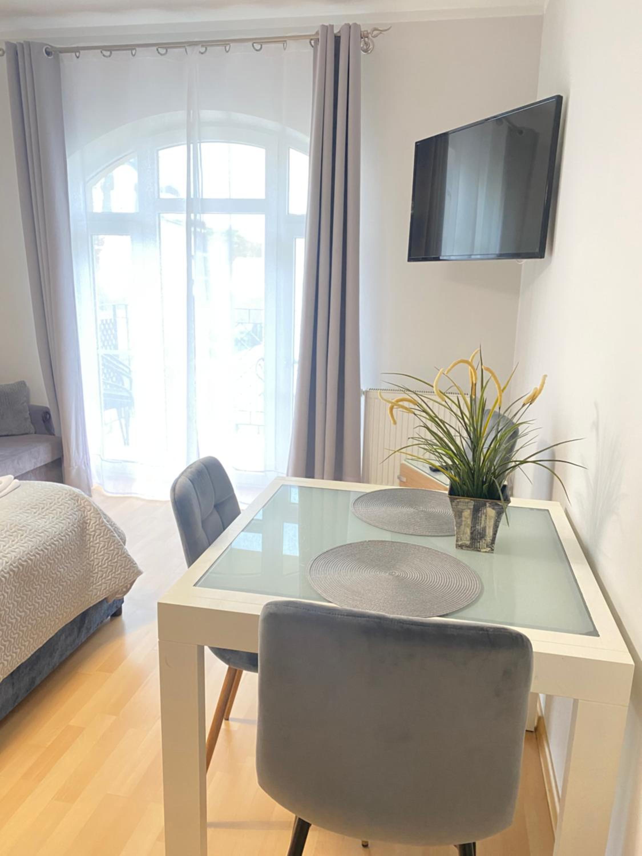 Studio Apartment - Photo 7