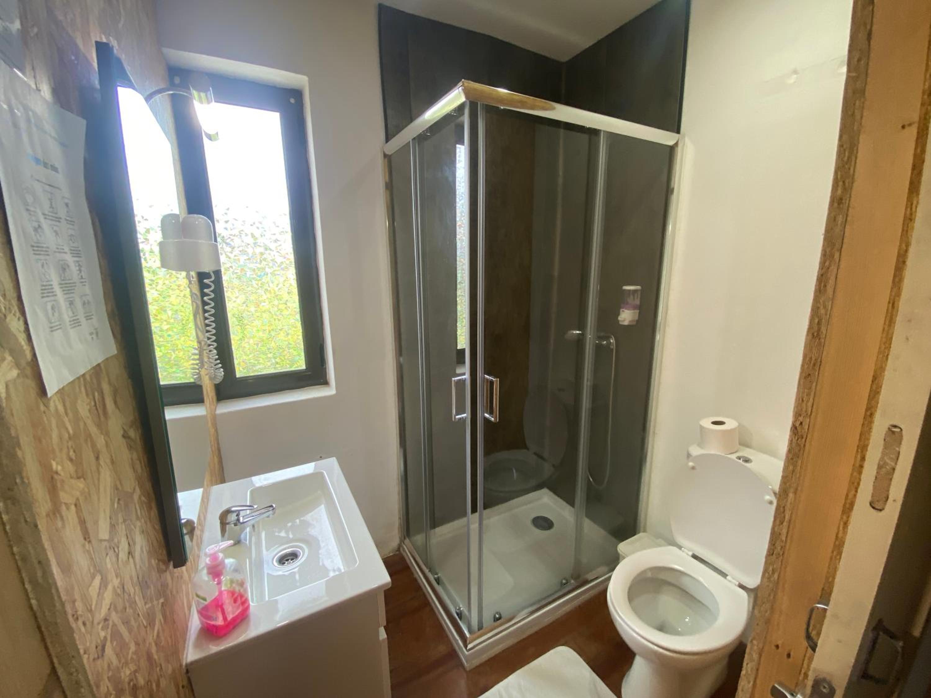 Standard Suite - Photo 5