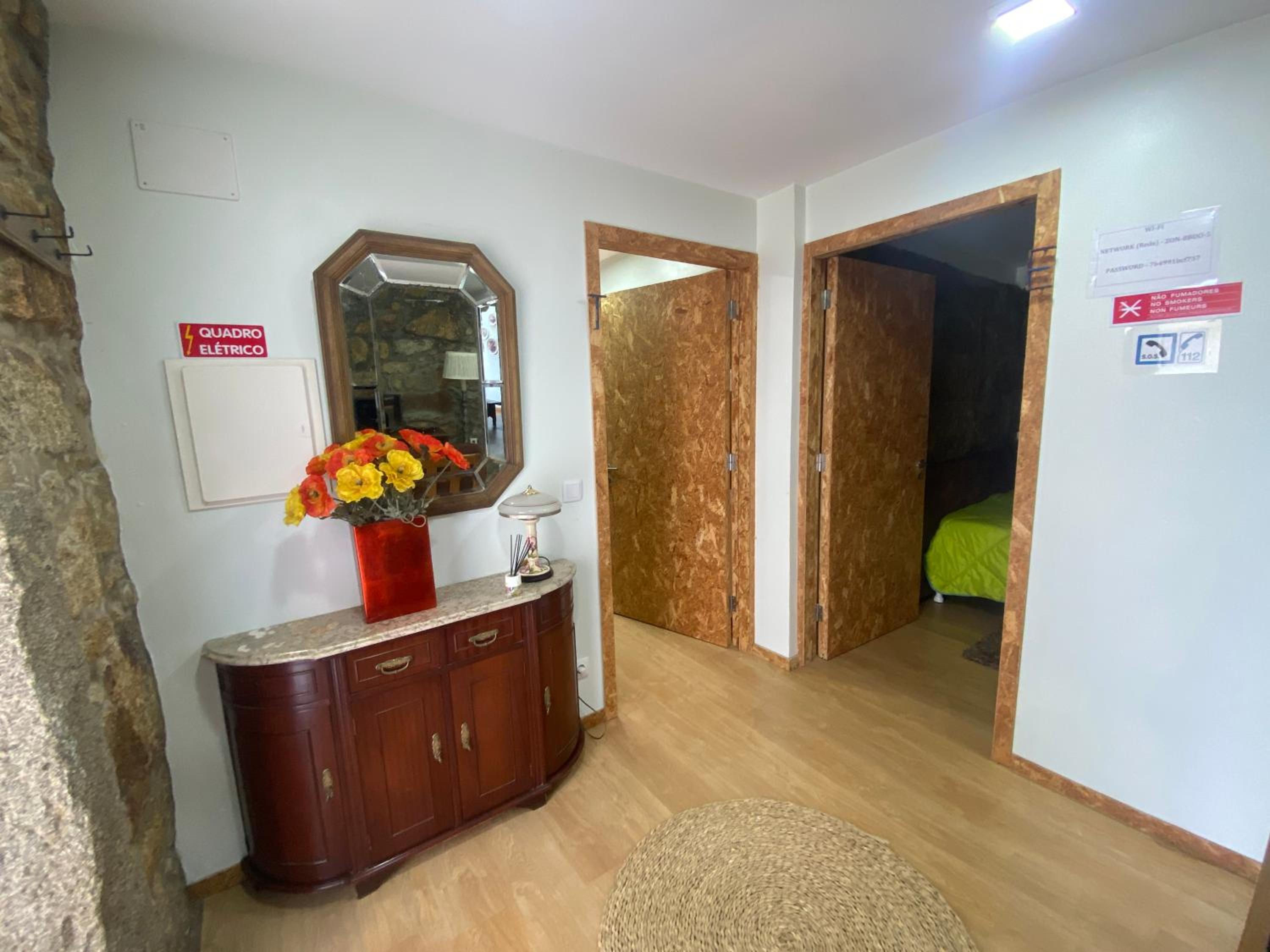 Budget Double Room - Photo 7