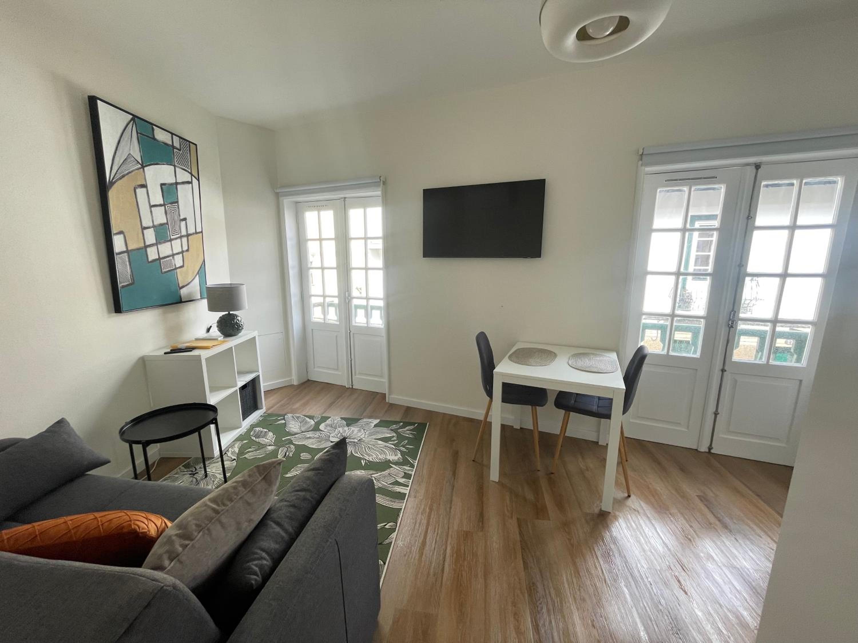 Apartment with Balcony photo 1