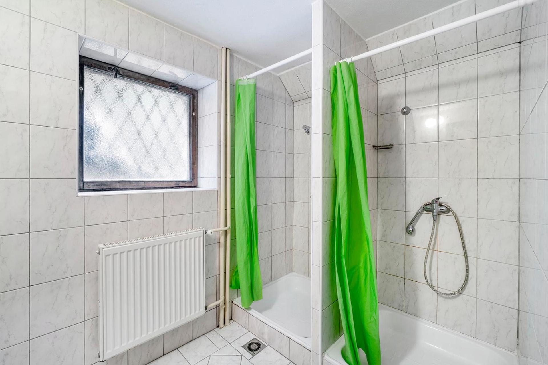 Quadruple Room with Shared Bathroom photo 2