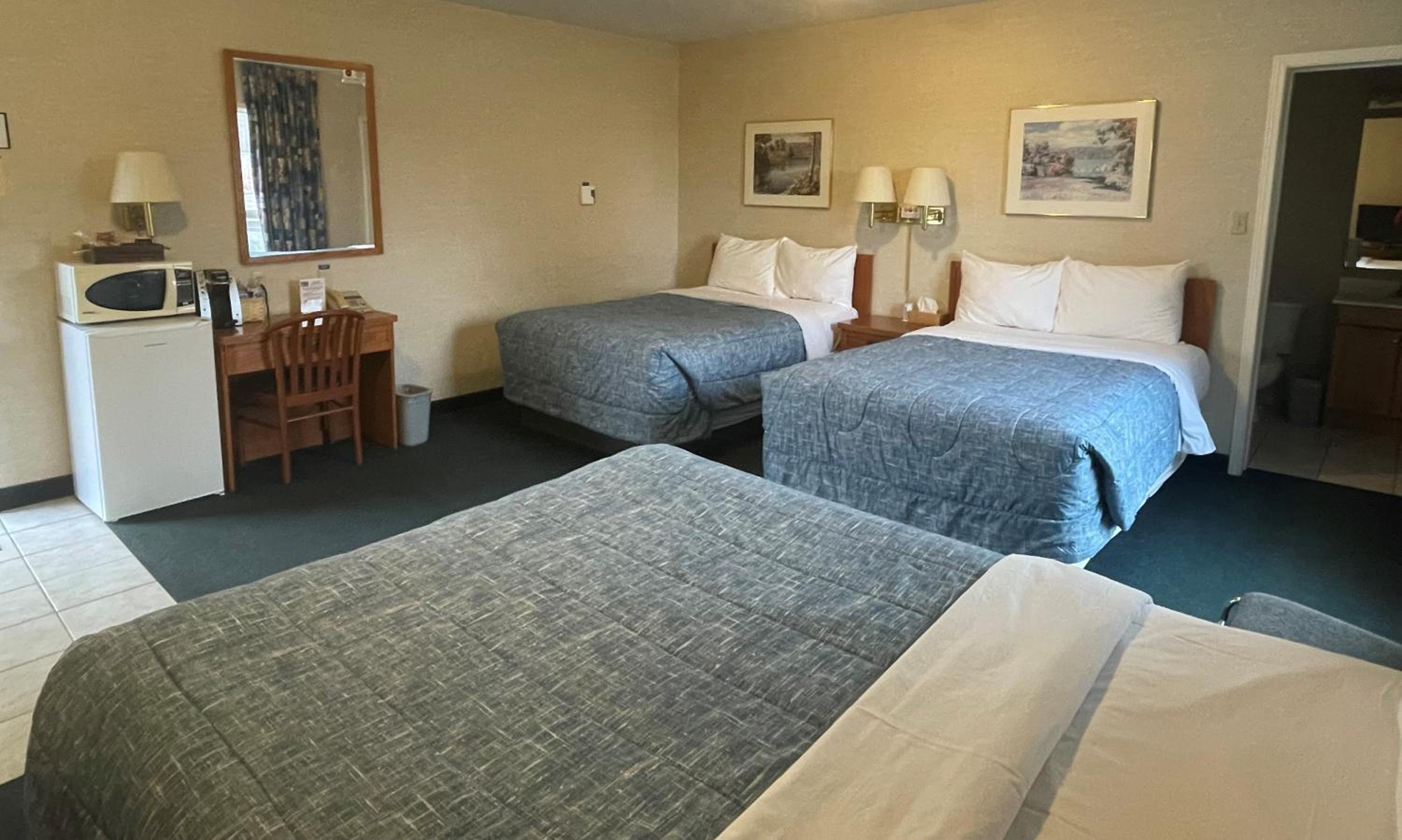Standard Triple Room - Photo 1
