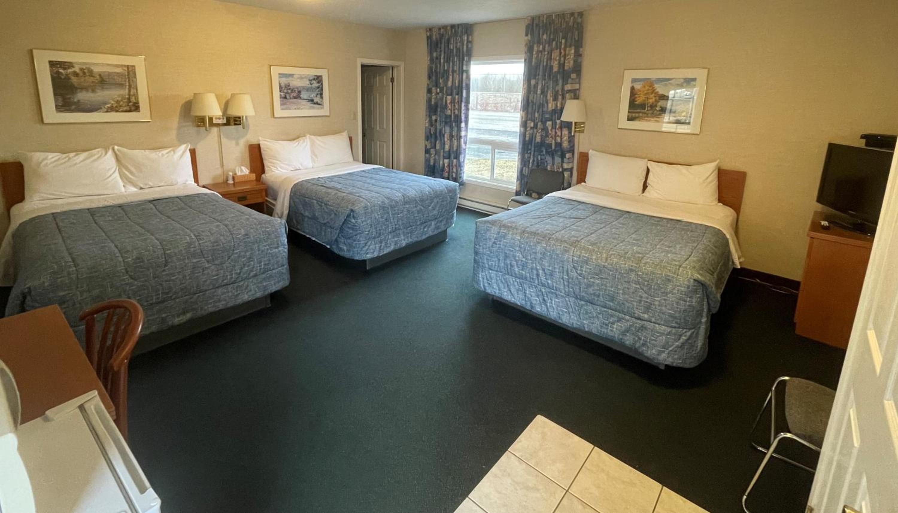 Standard Triple Room - Photo 2
