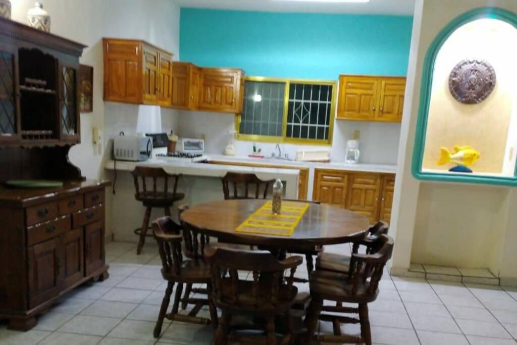 Four-Bedroom House photo 3