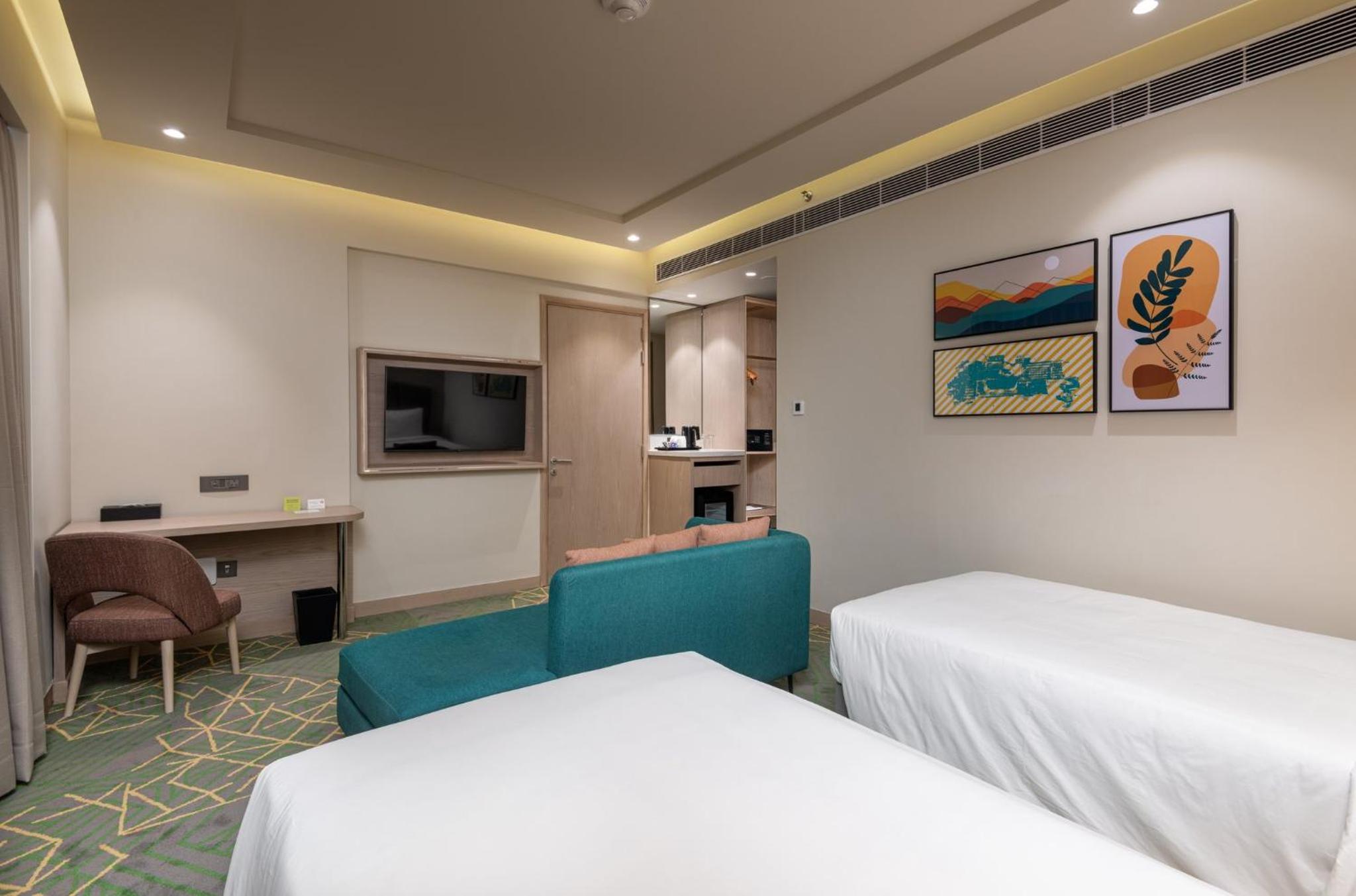 Standard Twin Room with Mountain View - Photo 2