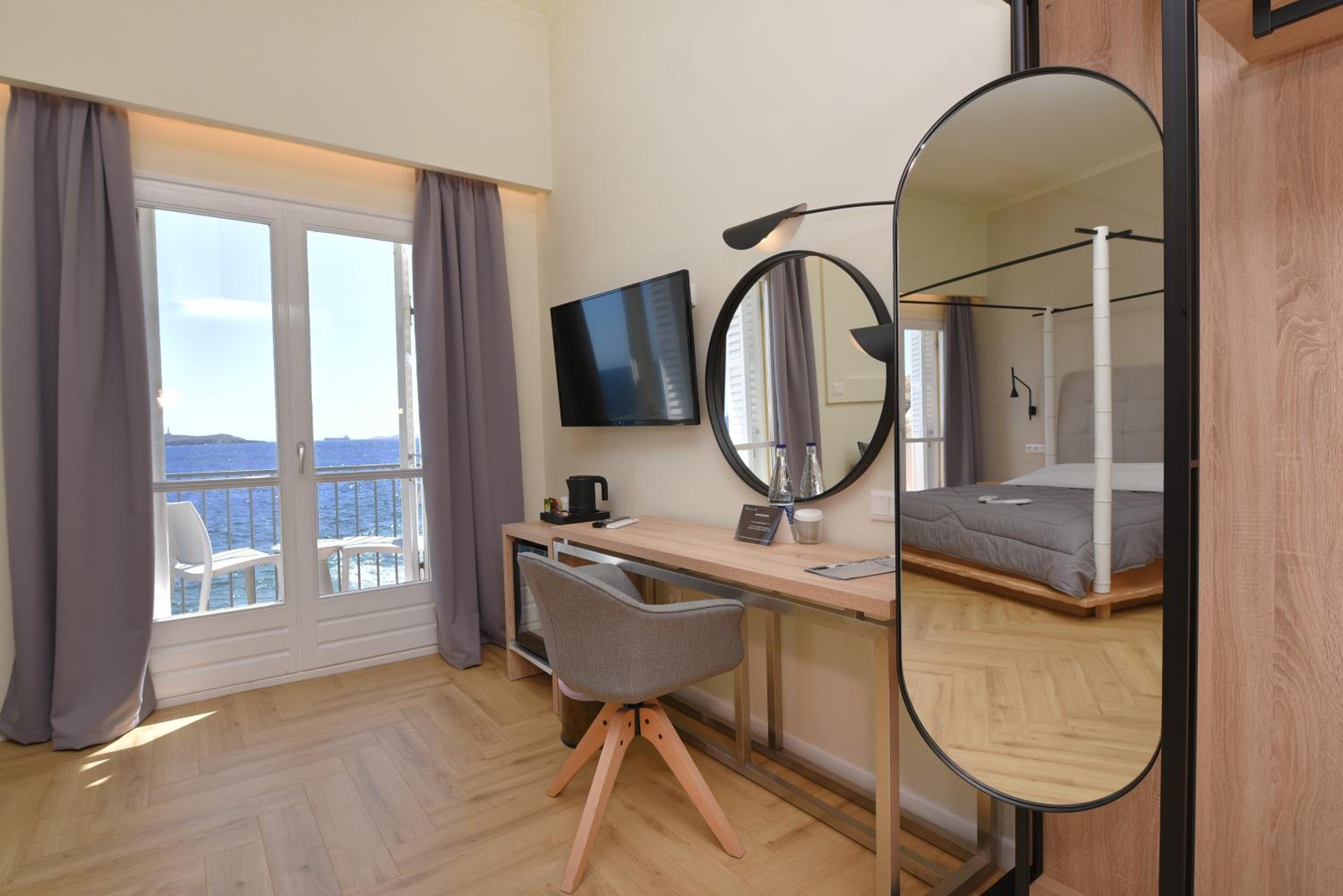 Junior Suite with Sea View photo 1