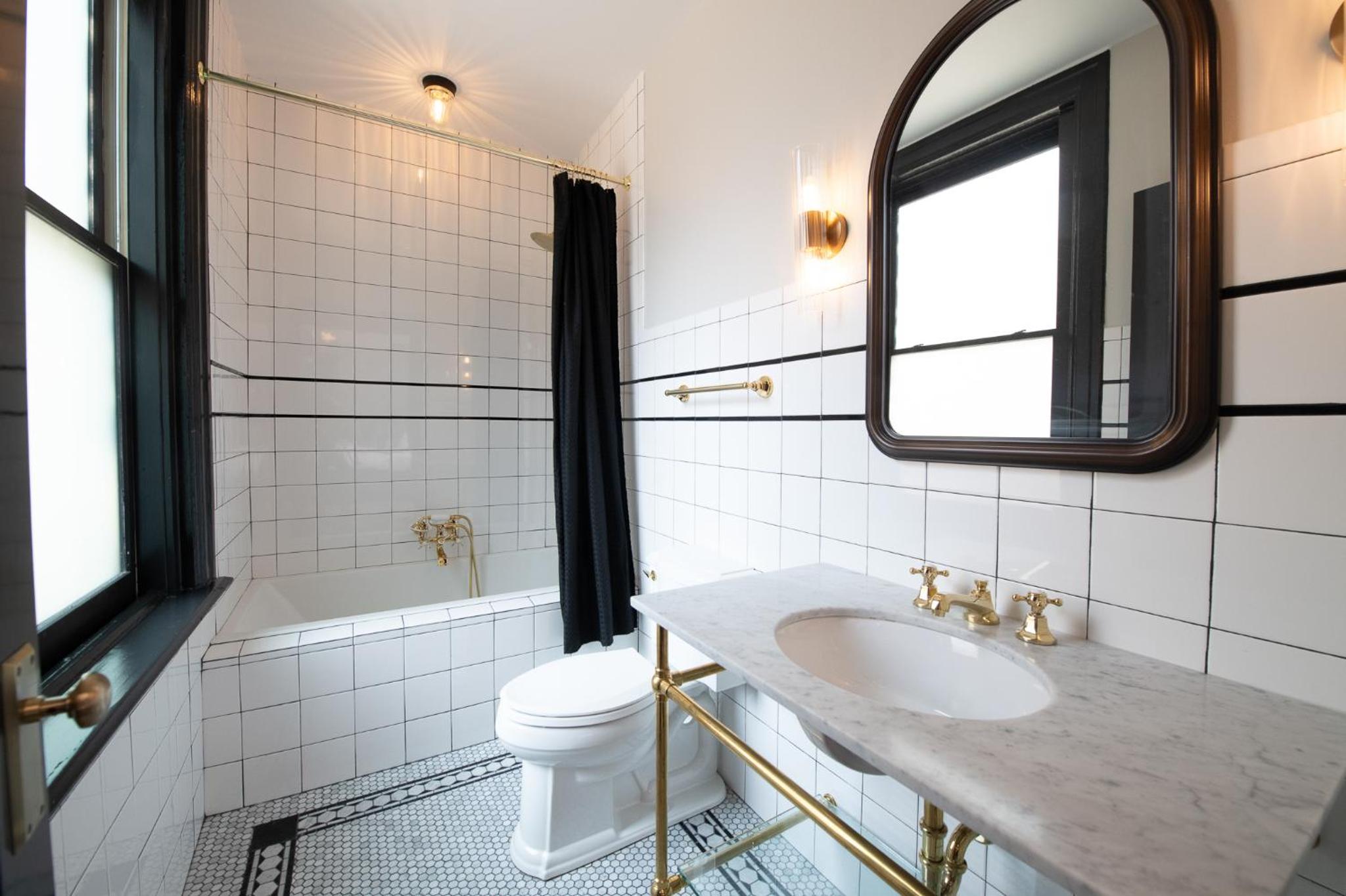Two-Bedroom Suite - Photo 7