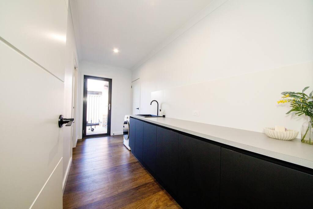 Three-Bedroom House photo 3