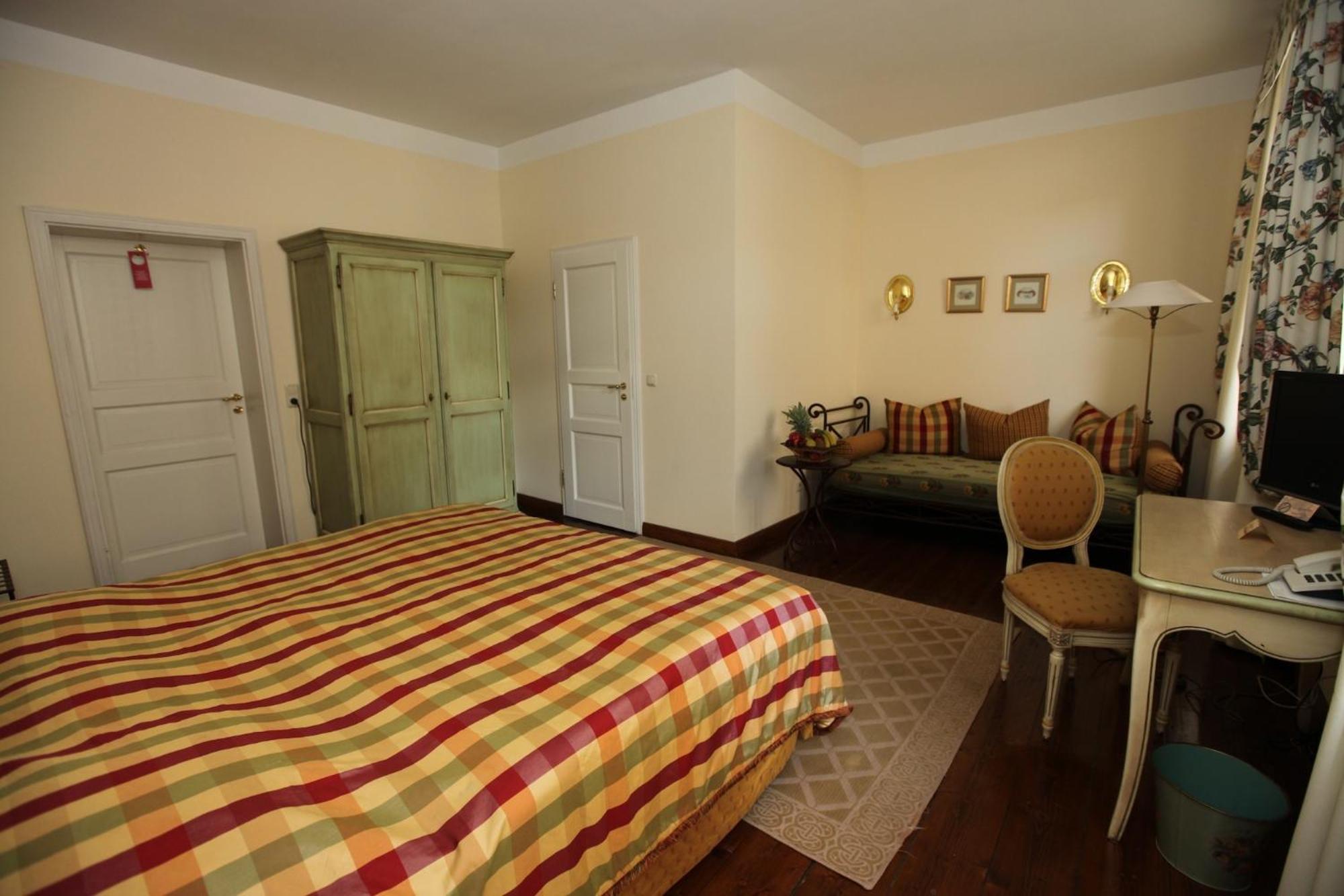 Double Room - Photo 5
