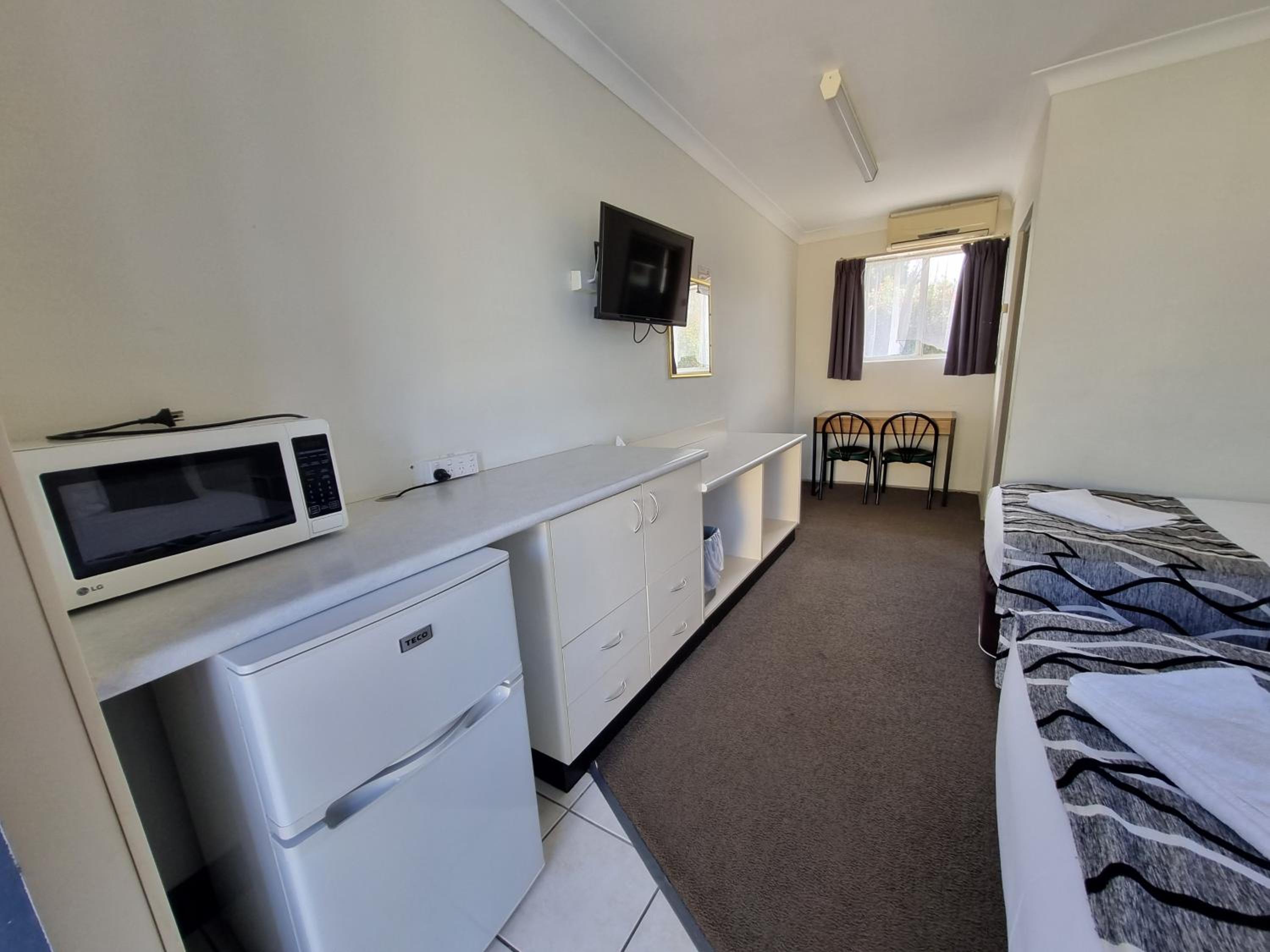 Standard Twin Room (Located upstairs) photo 3