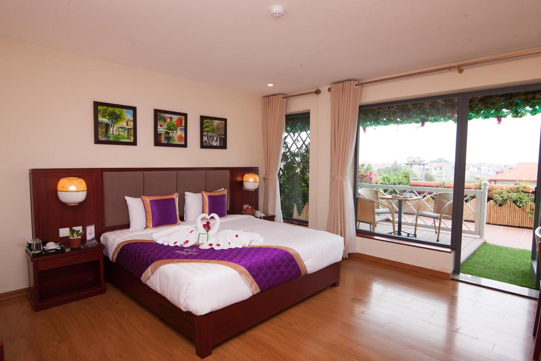 Double Room with Pool View