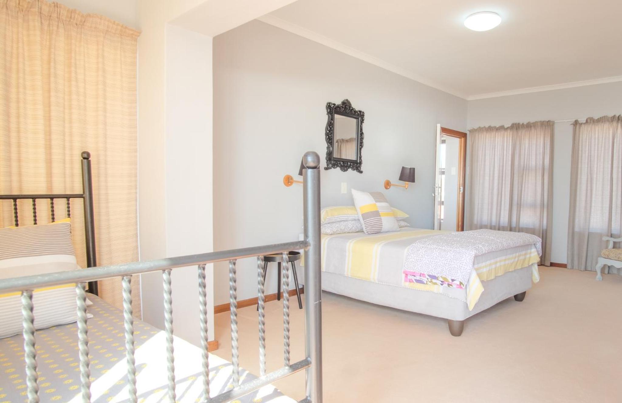Deluxe Double or Twin Room with Sea View photo 3