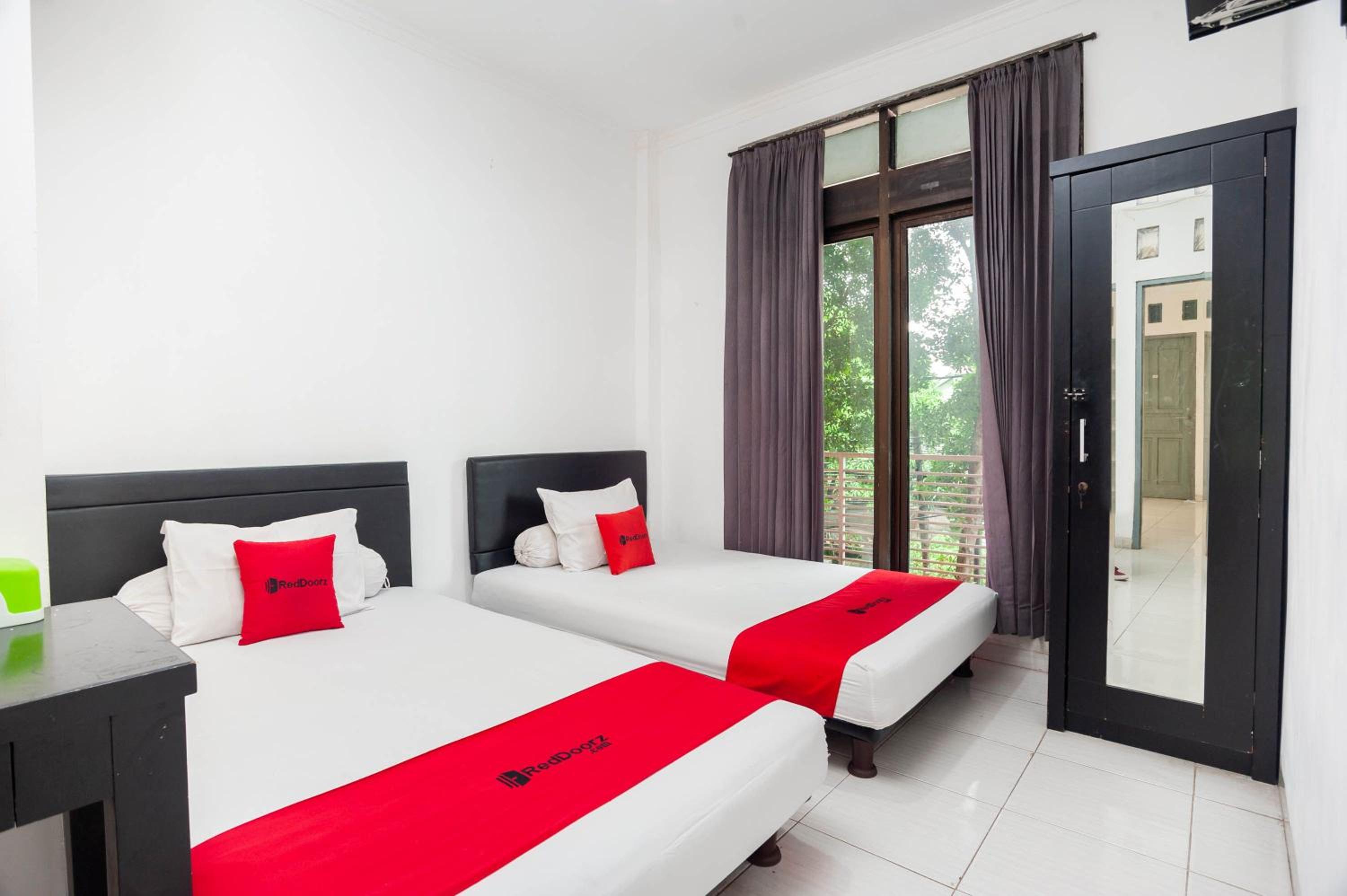 Twin Room - Photo 1