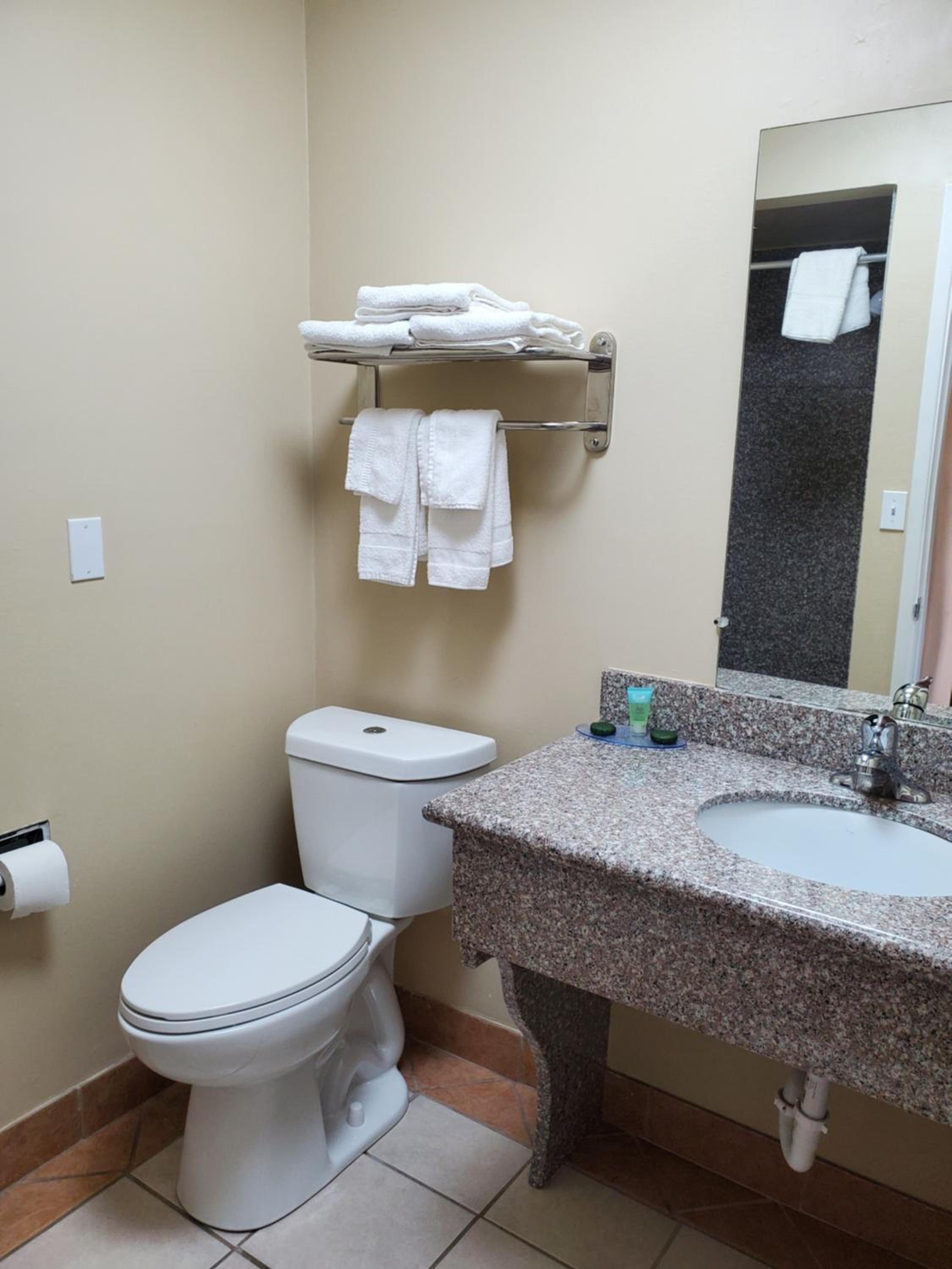 Standard King Room photo 2