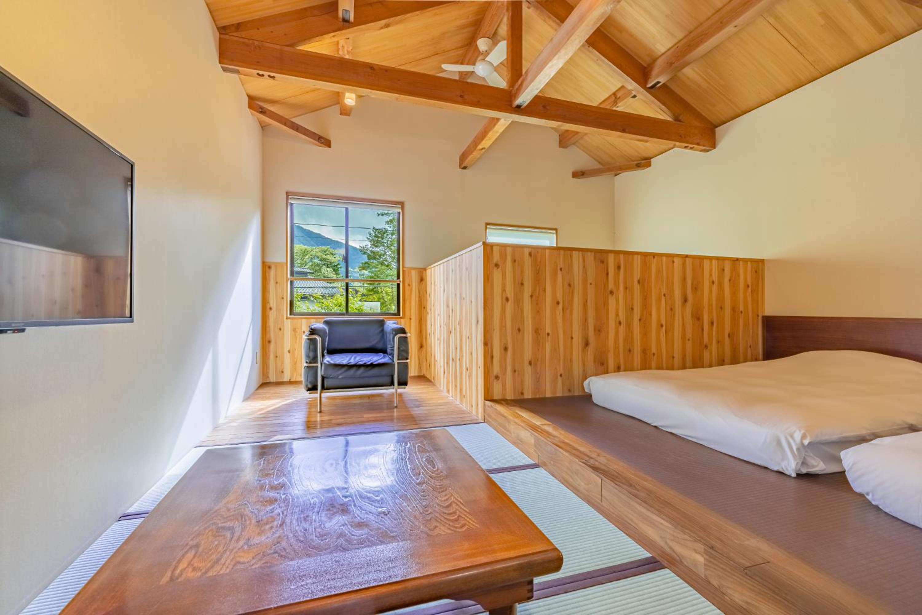 Japanese-Style Family Room with Open-Air Bath - Included free drink