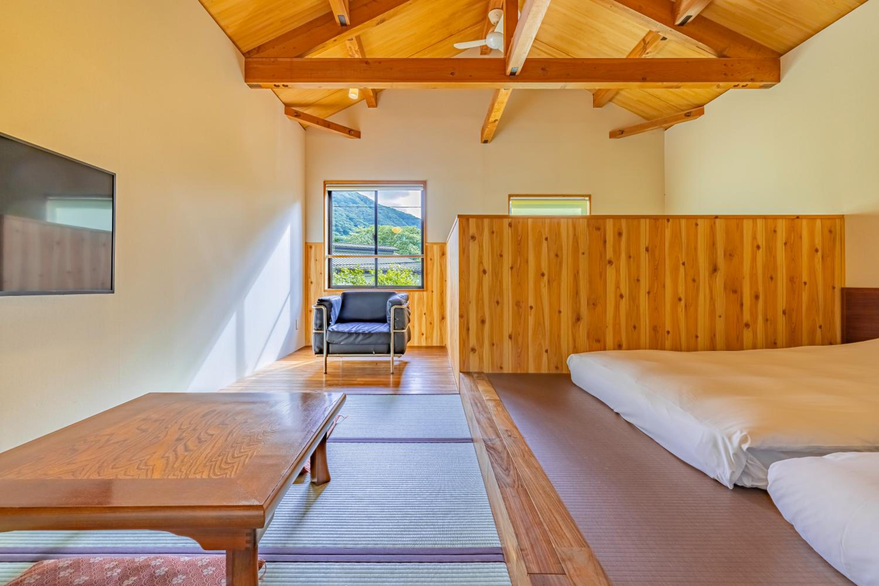 Japanese-Style Family Room with Open-Air Bath - Included free drink