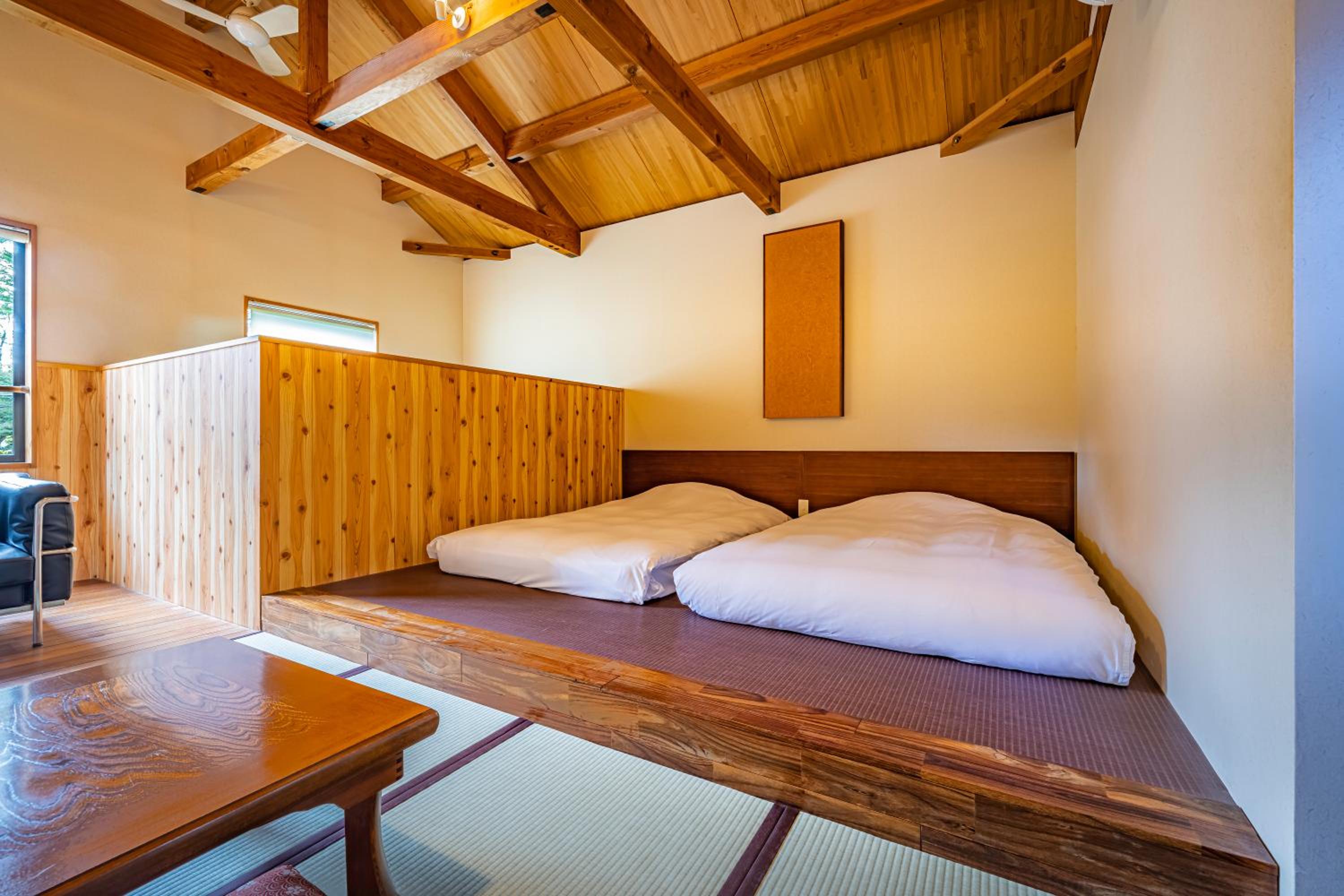 Japanese-Style Family Room with Open-Air Bath - Included free drink thumbnail 5