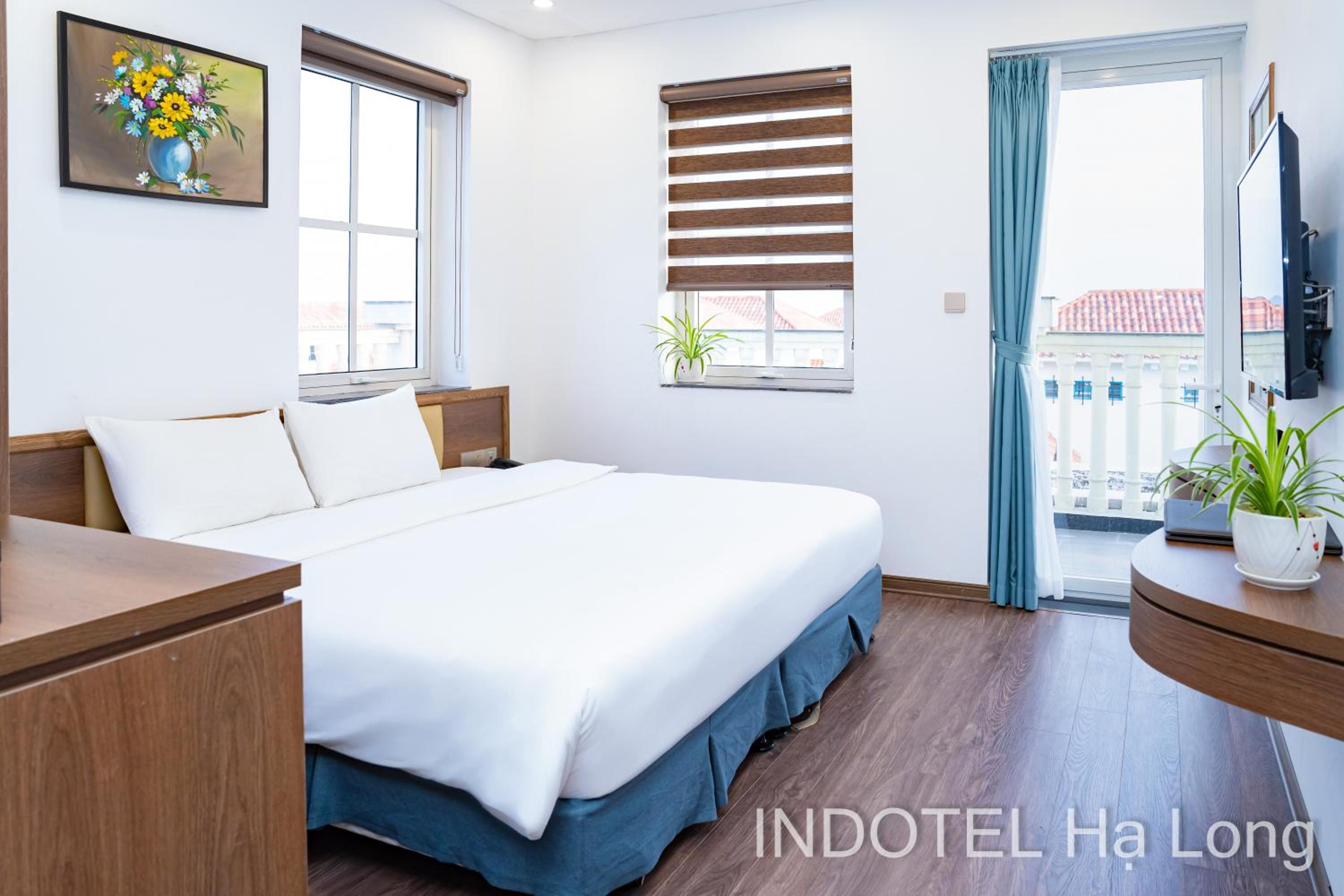 Suite with City View - Photo 11