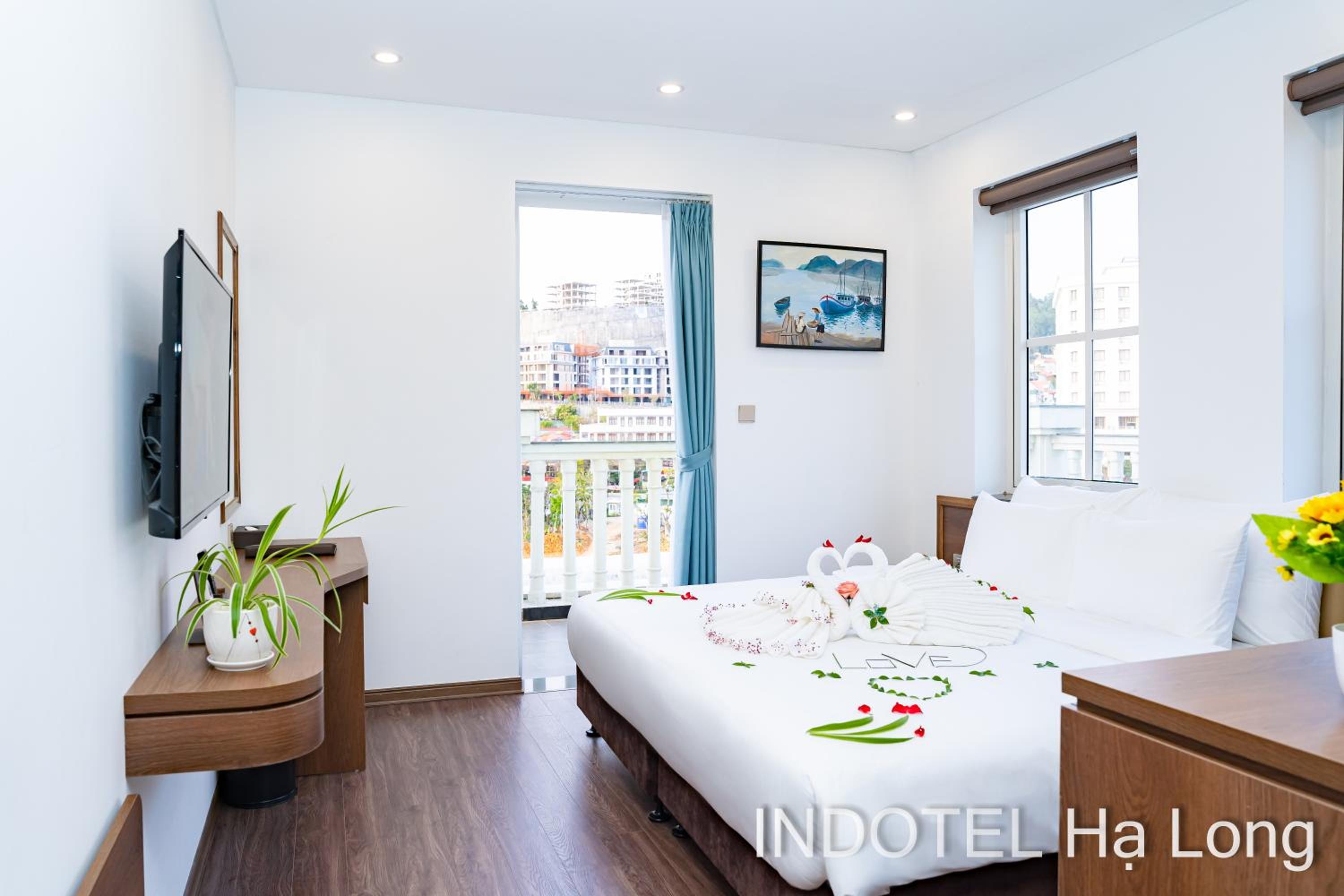 Suite with City View - Photo 19