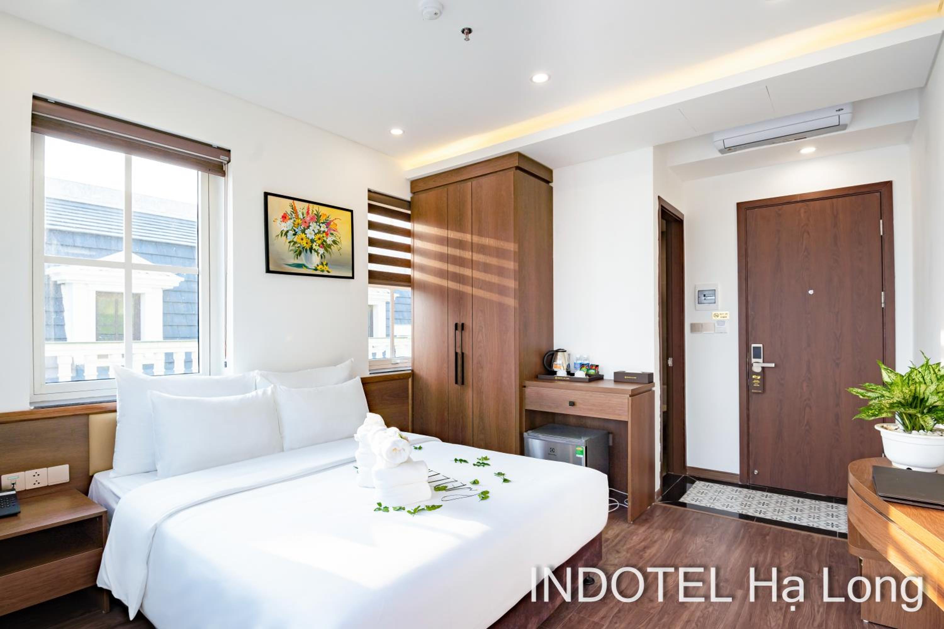 Suite with City View - Photo 22