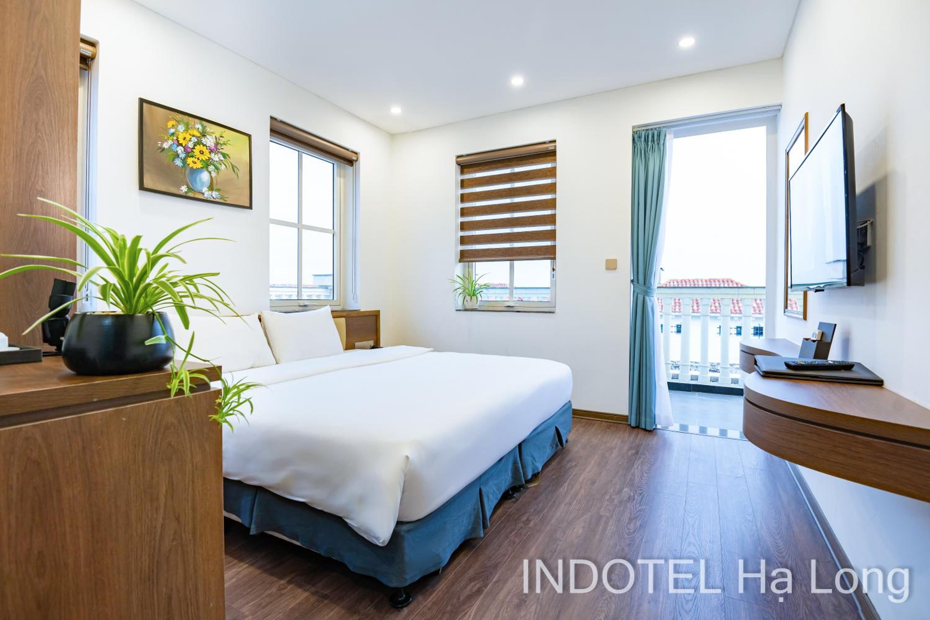 Suite with City View - Photo 23