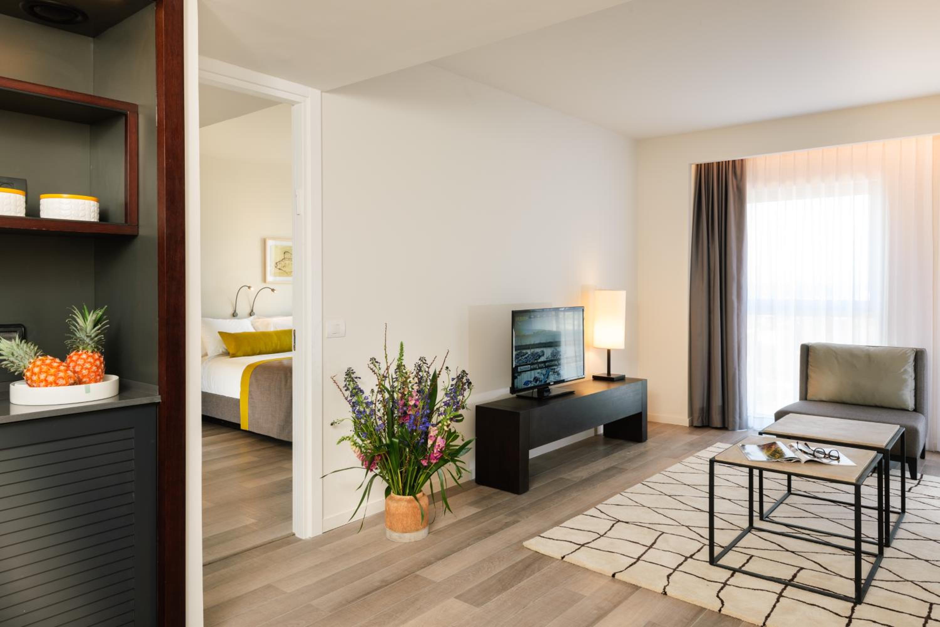 Deluxe Suite