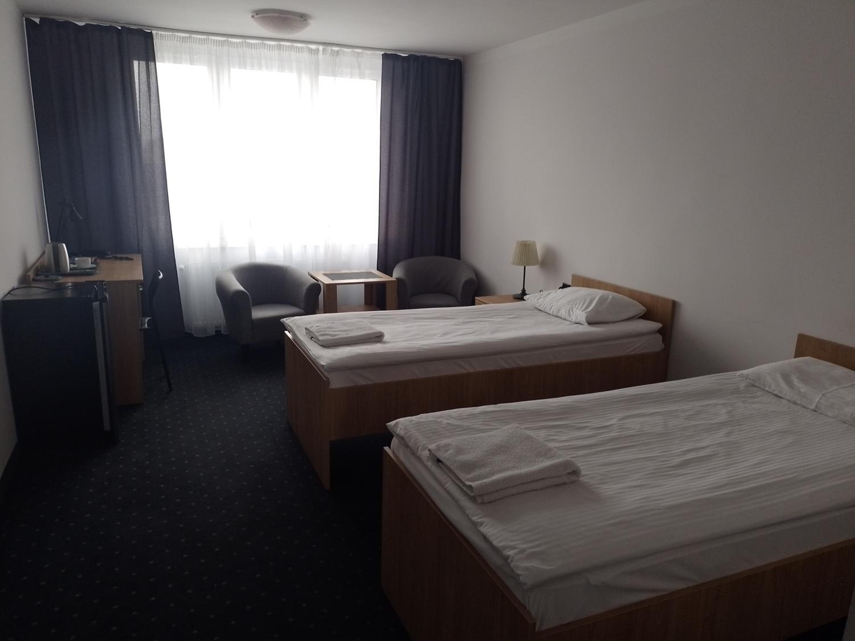 Superior Twin Room - Photo 8