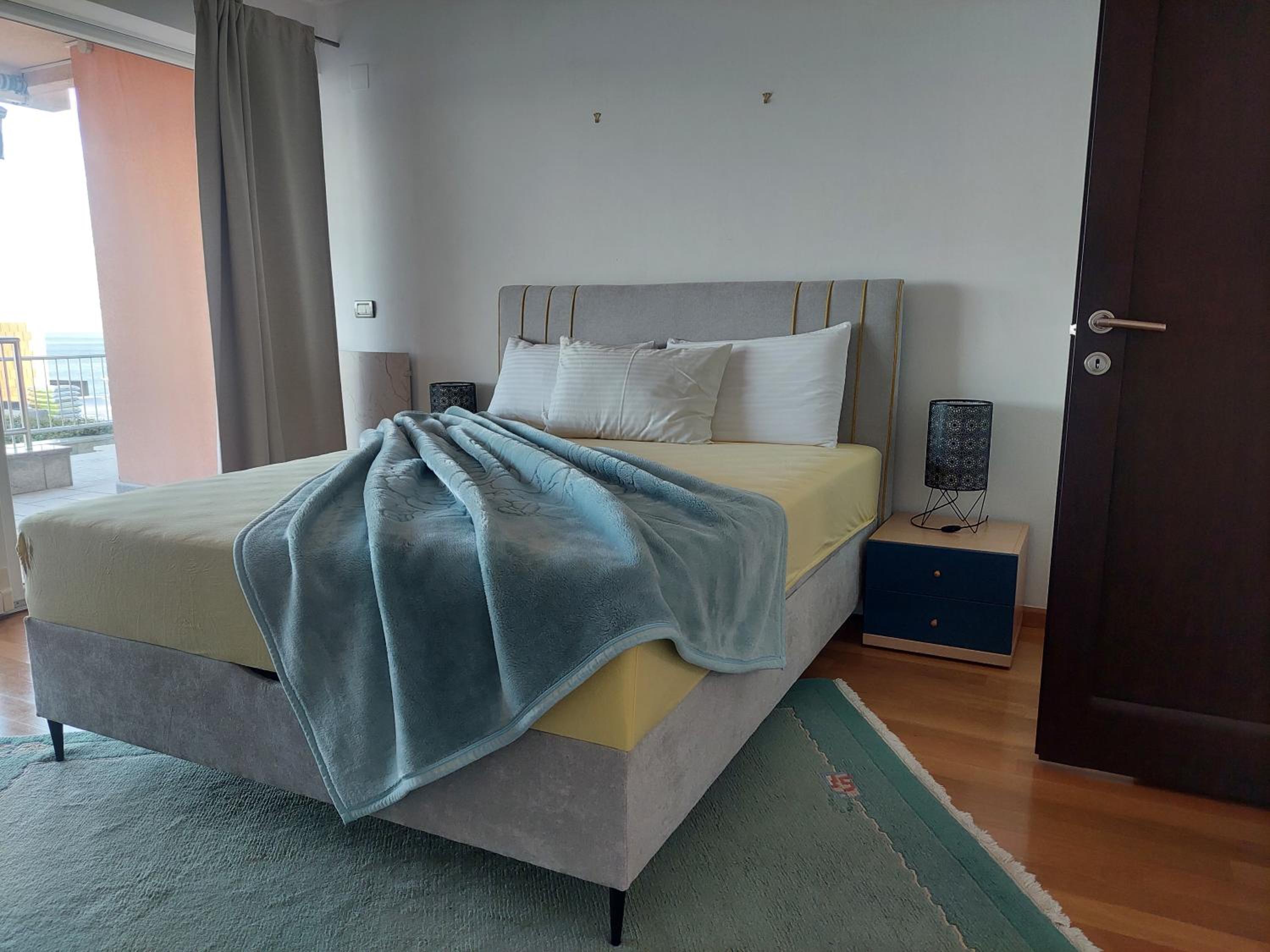 One-Bedroom Apartment with Sea View