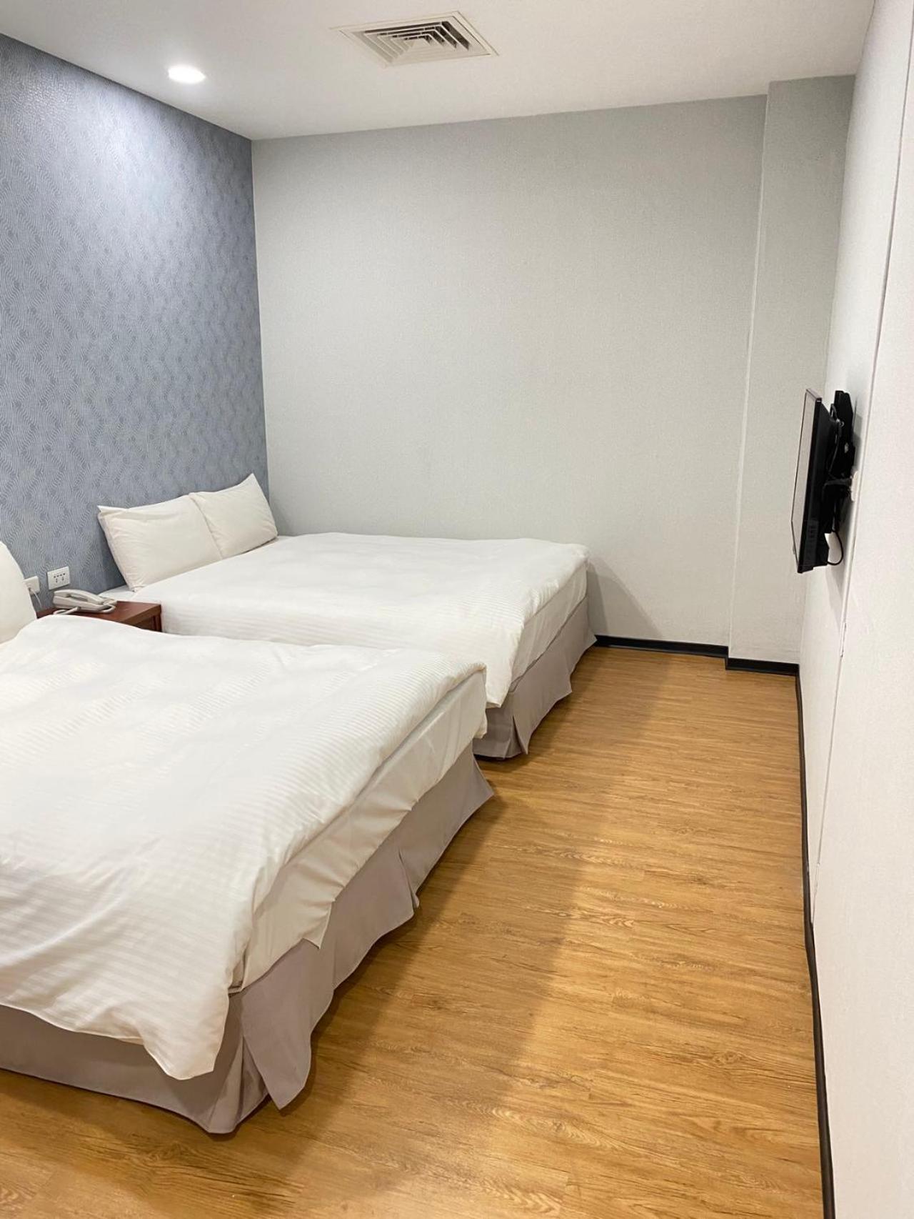 Budget Quadruple Room (No Window.No parking space) photo 2
