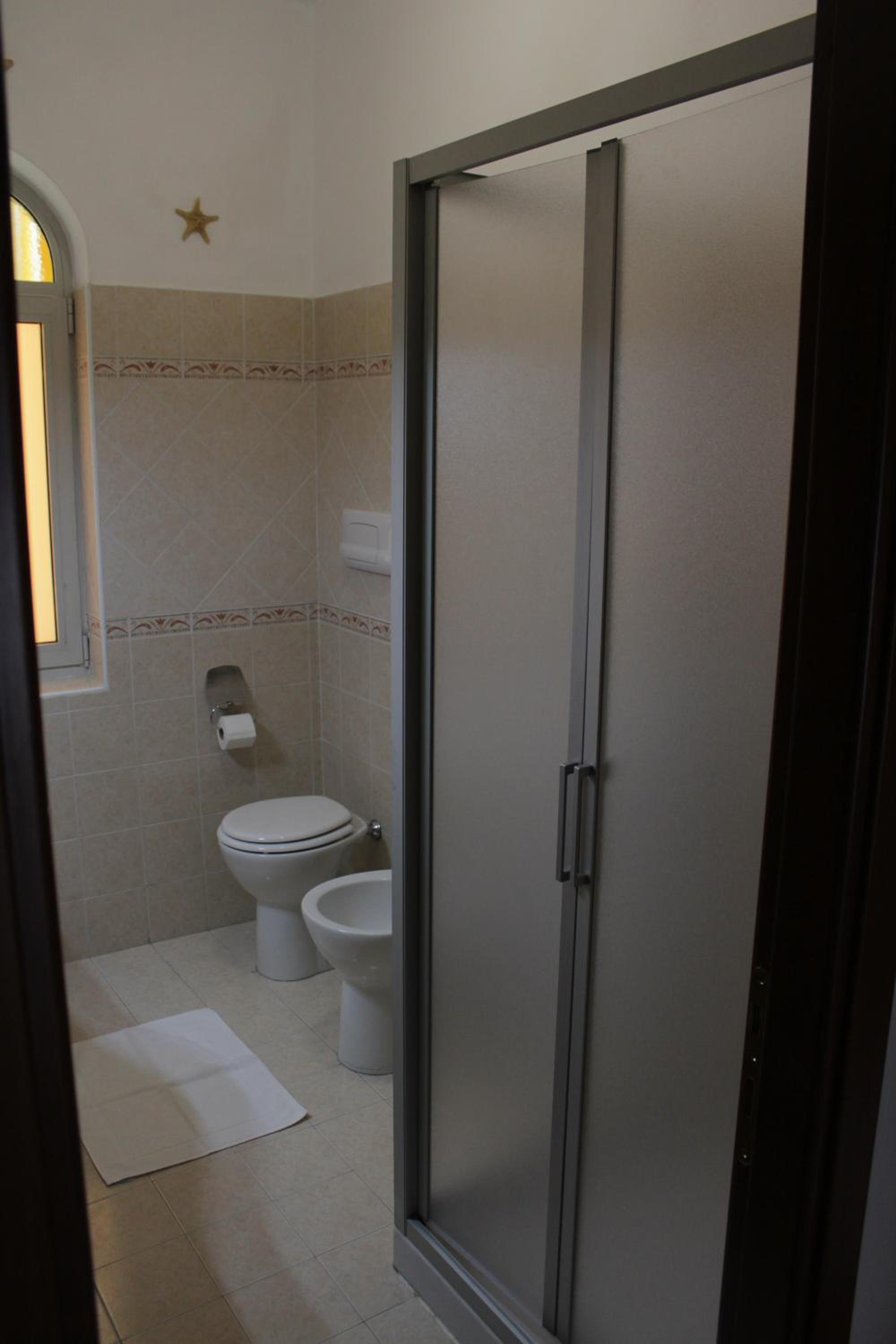 Two-Bedroom Apartment - Photo 16