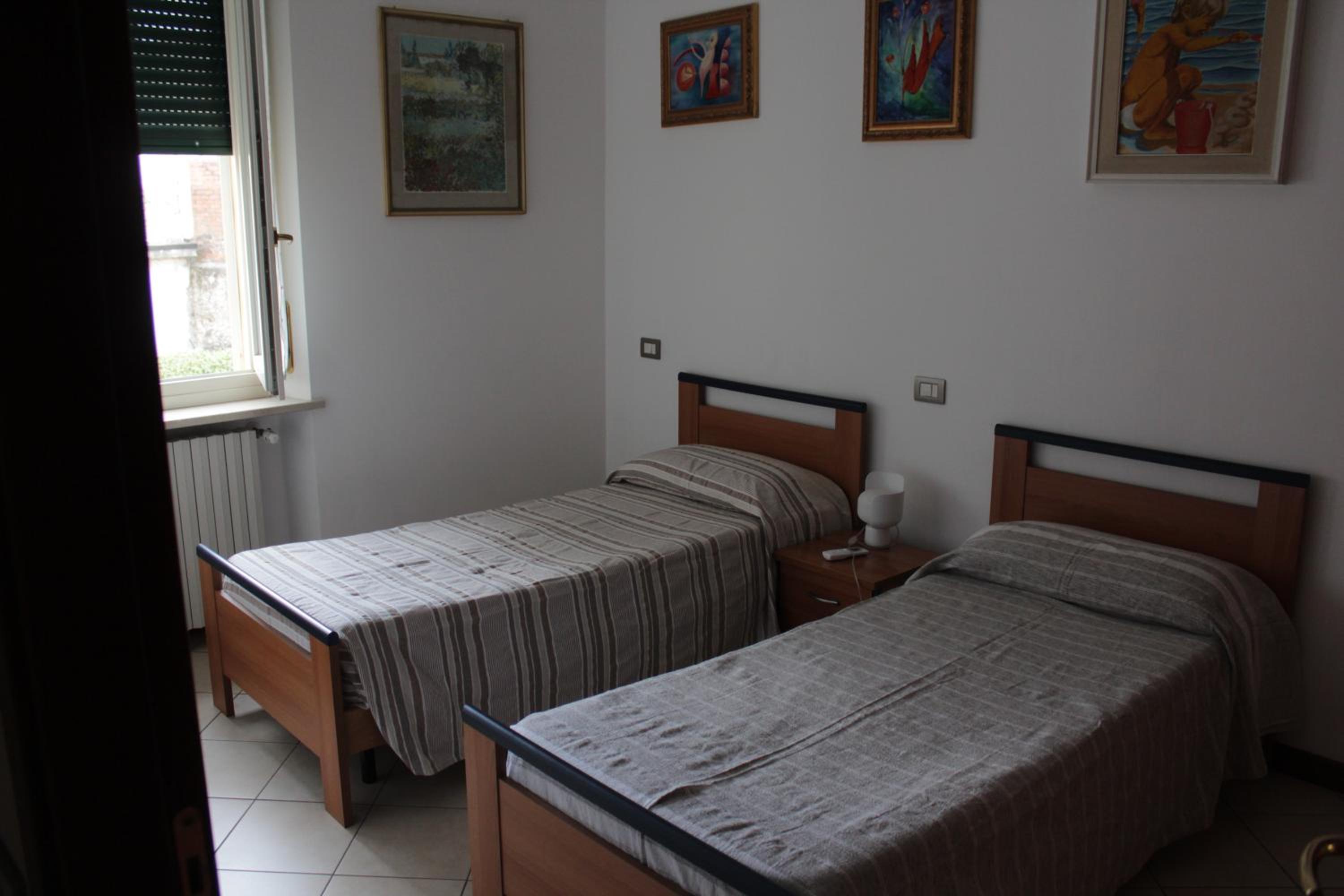 Two-Bedroom Apartment - Photo 17