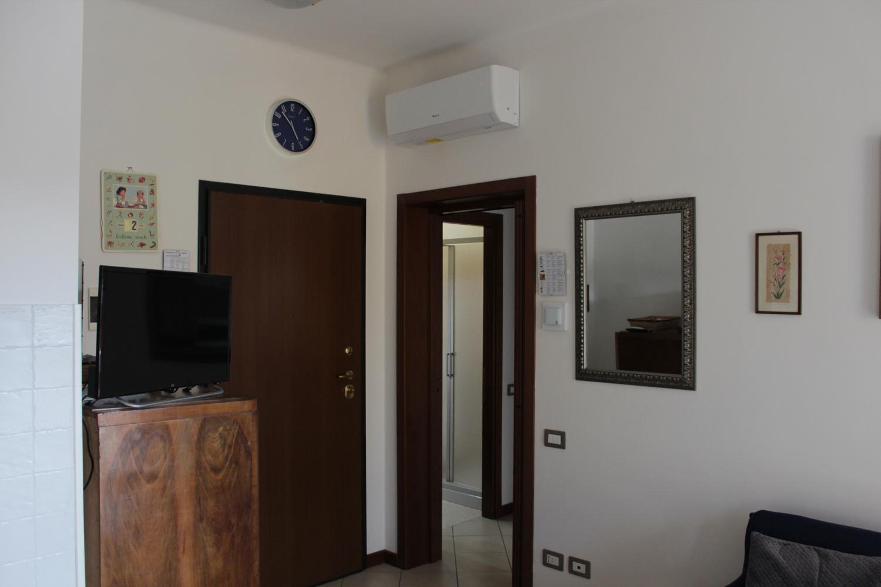Two-Bedroom Apartment - Photo 18