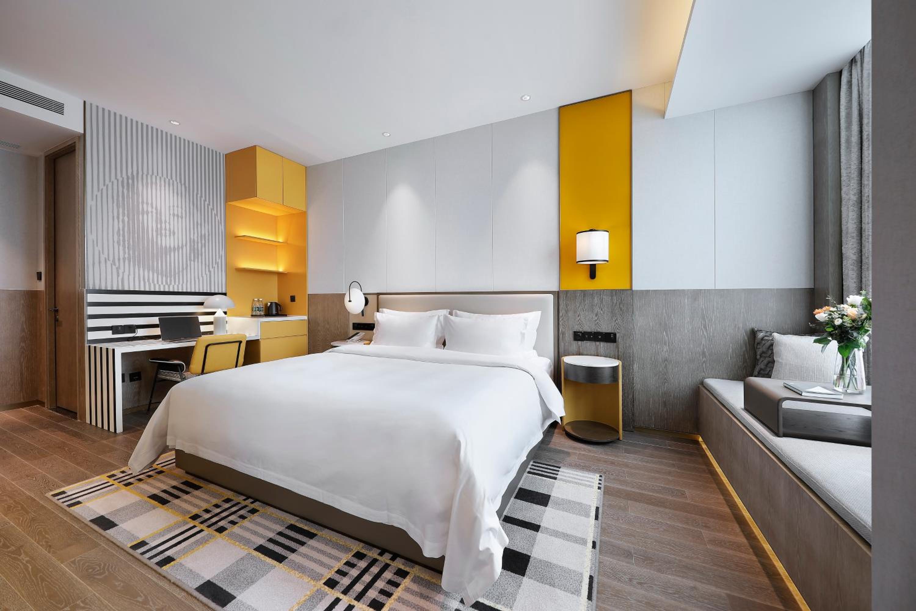 Deluxe King Room photo 1