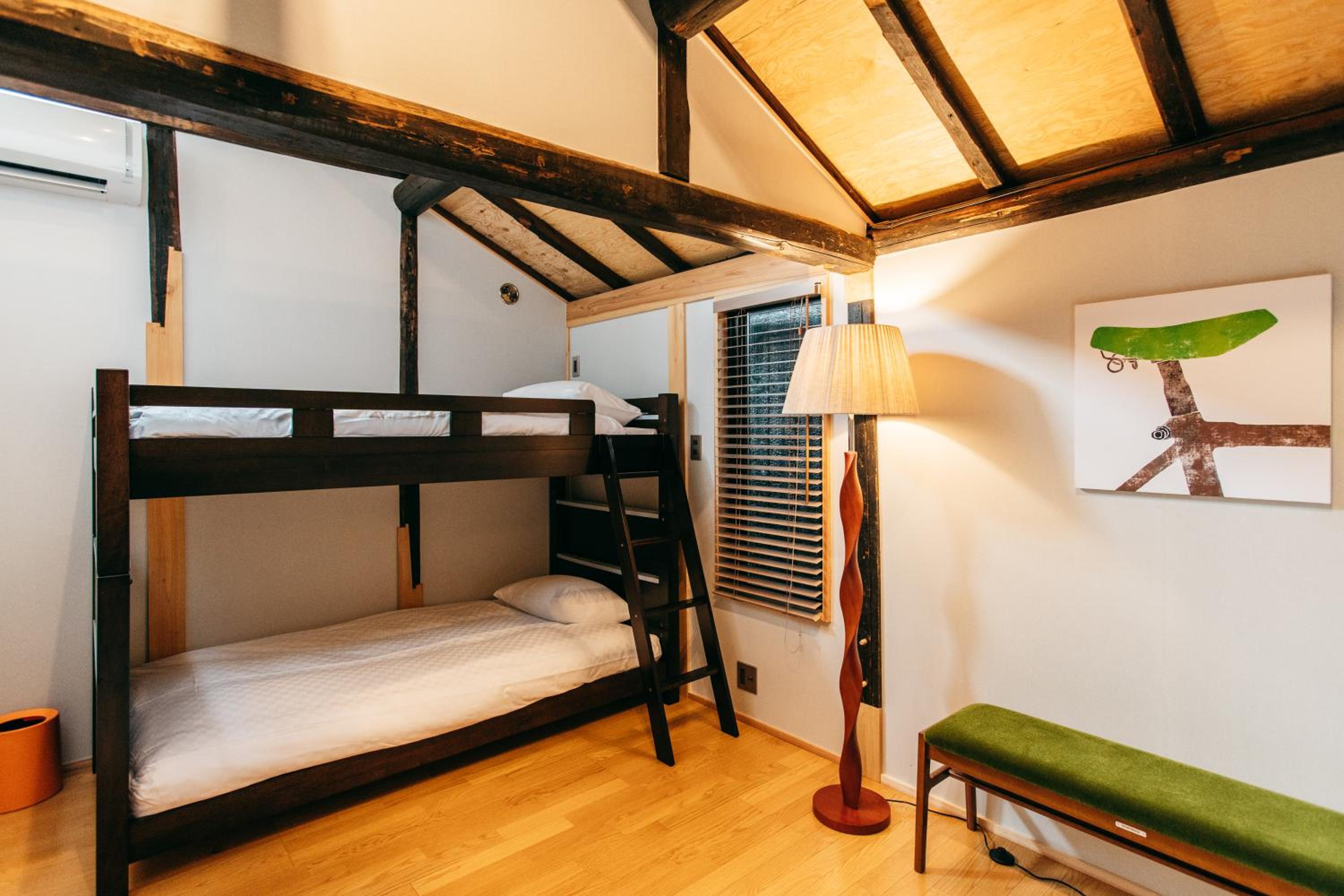Standard Twin Room with Shared Bathroom