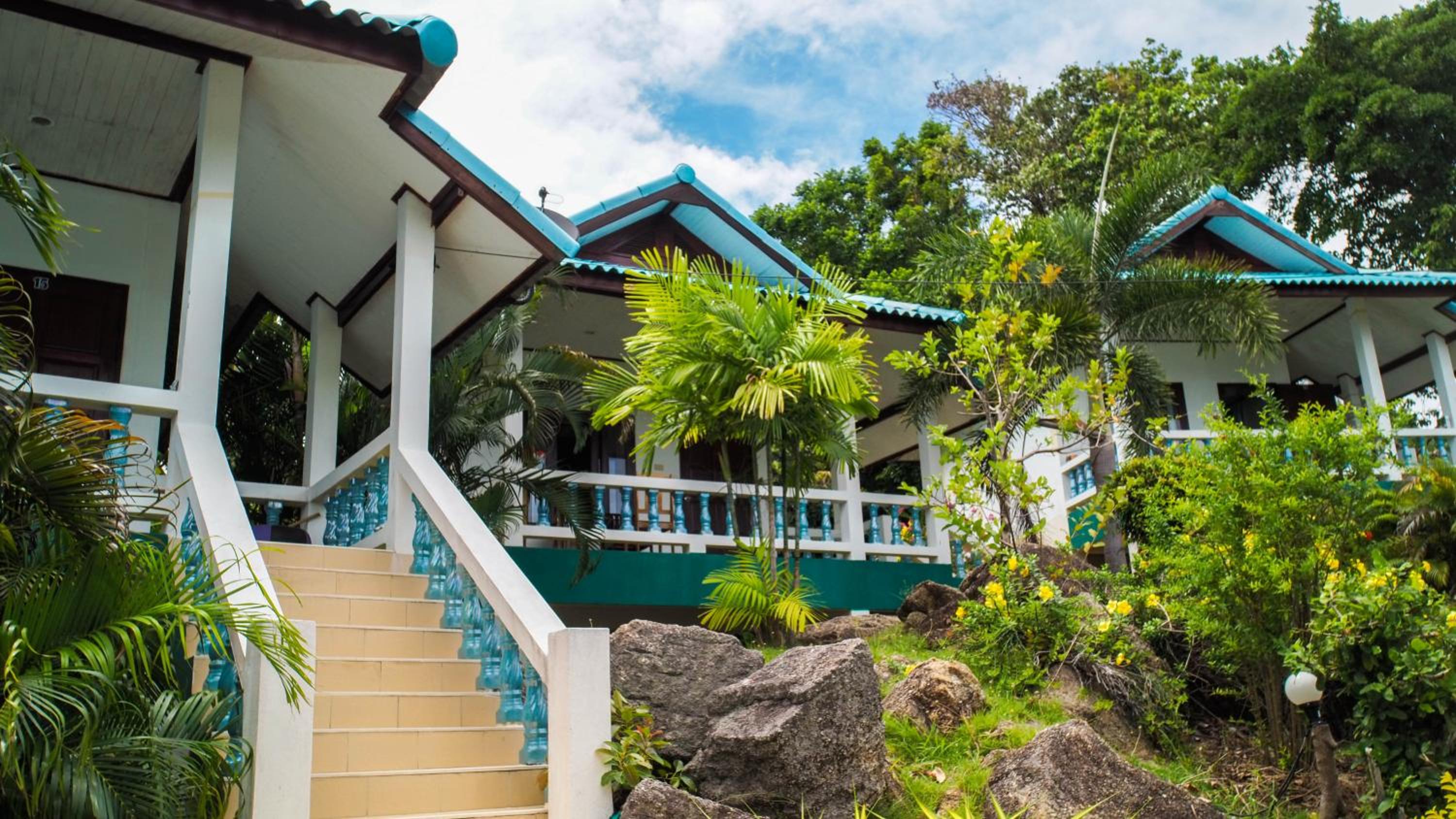Bungalow with Sea View photo 2