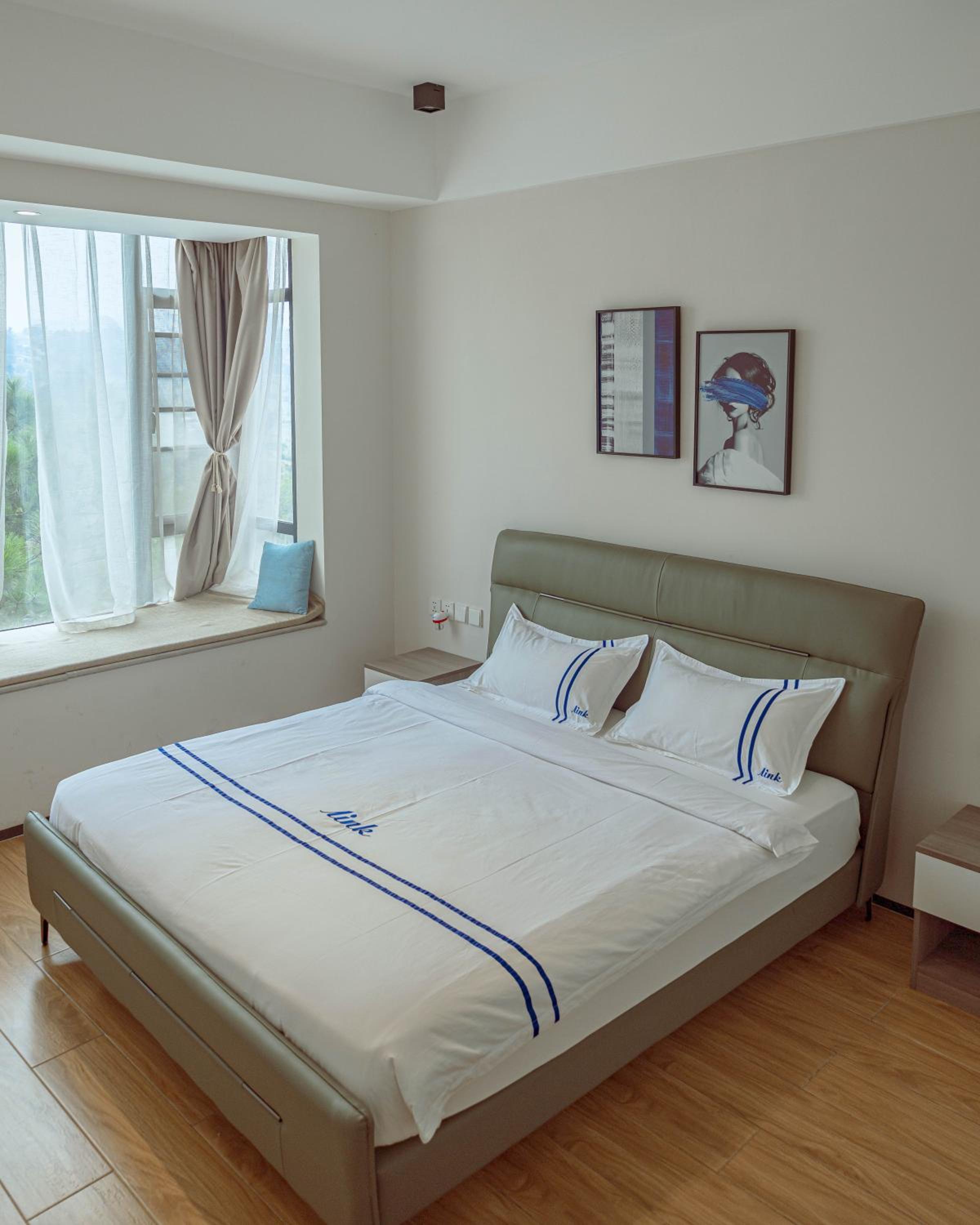 Three-Bedroom Deluxe Apartment