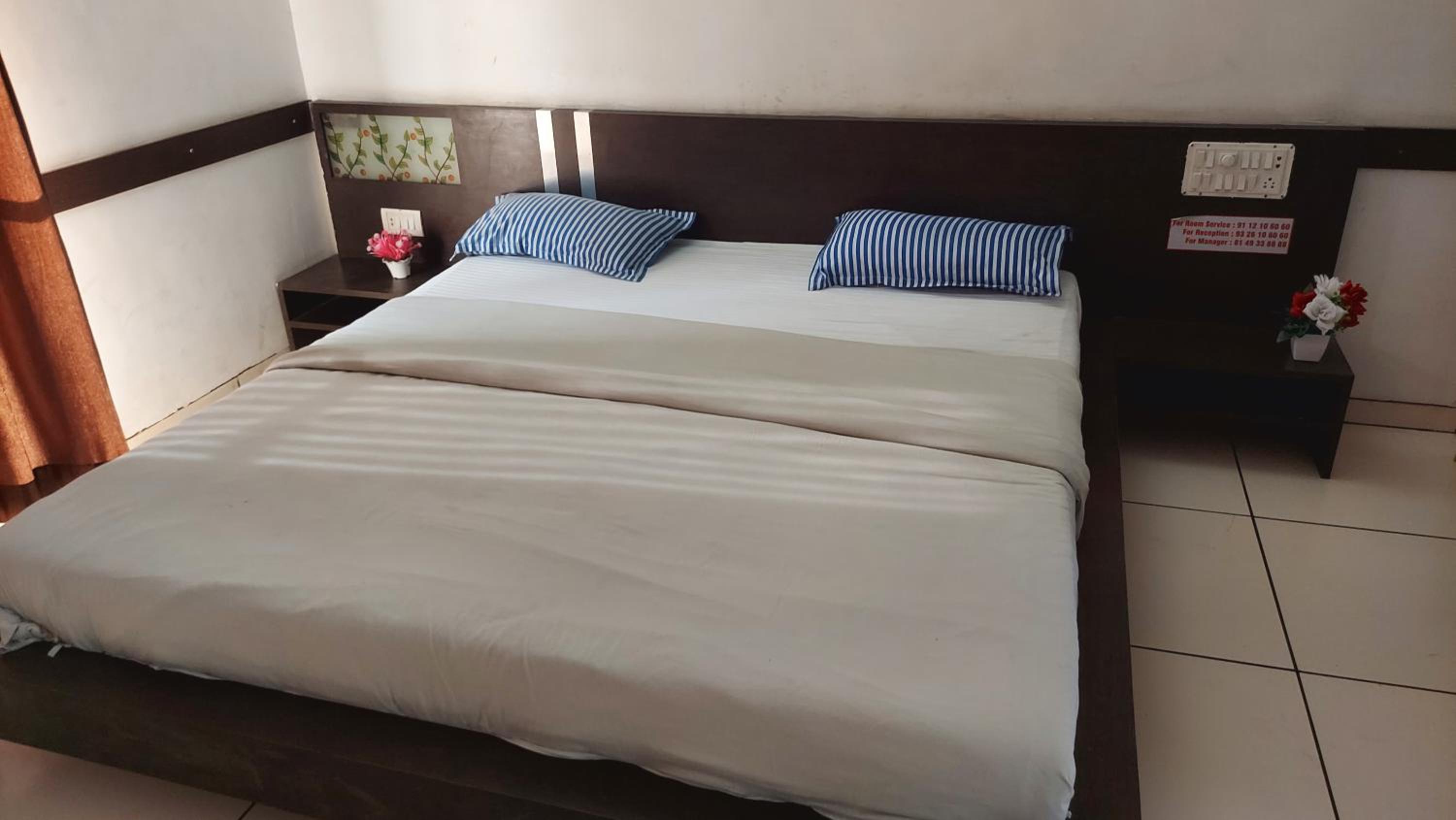 Deluxe Room - Photo 3