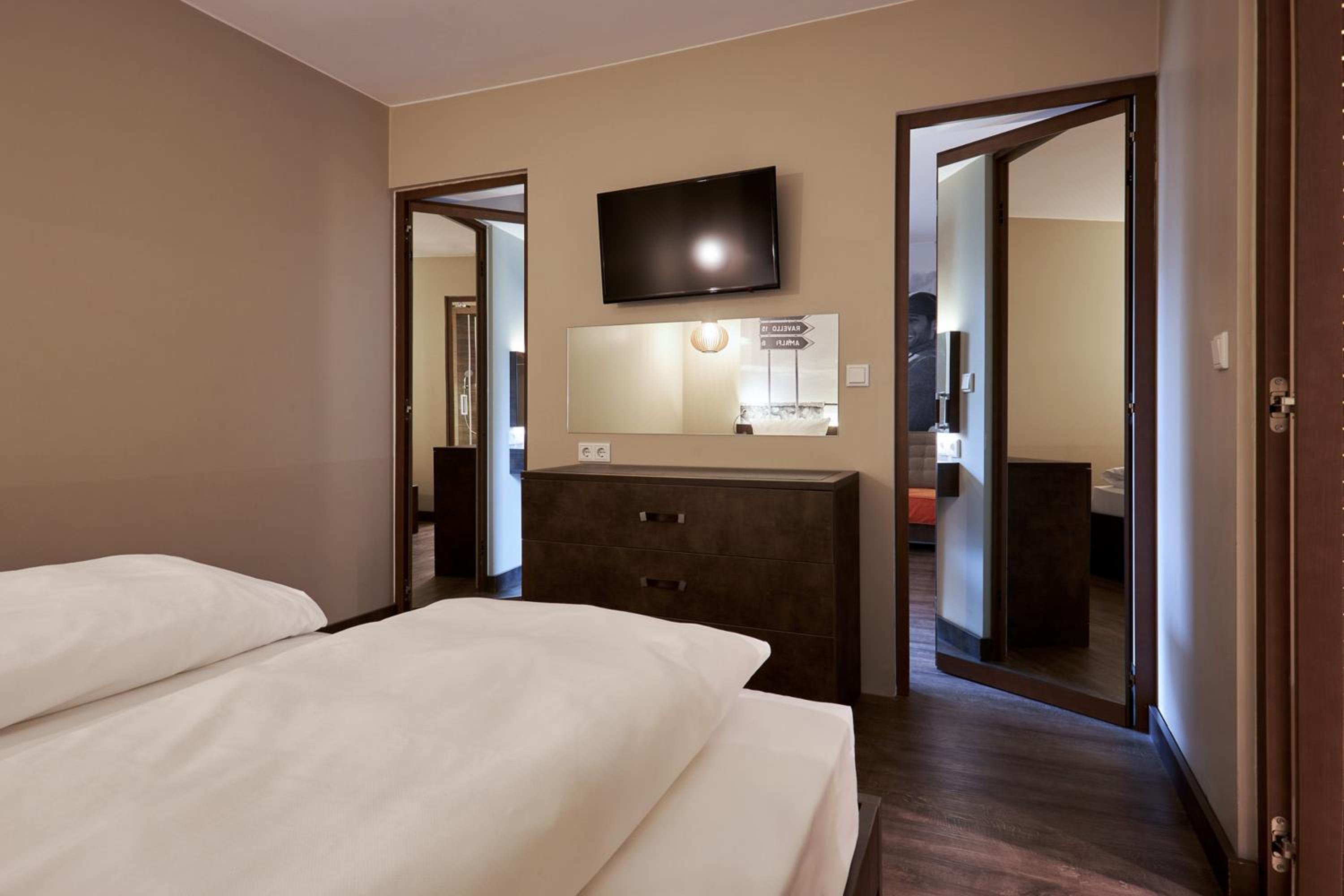 Suite photo 1