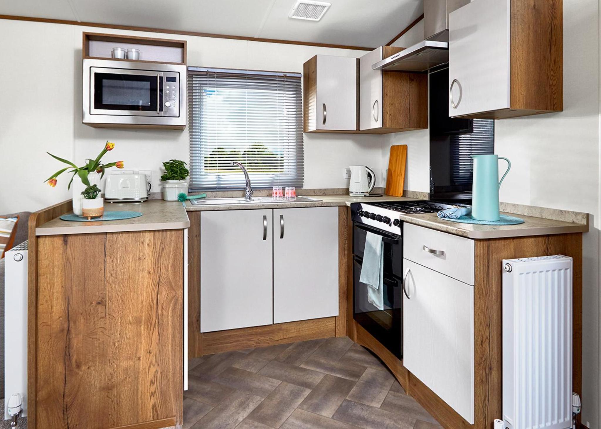 Mobile Home 4 photo 2