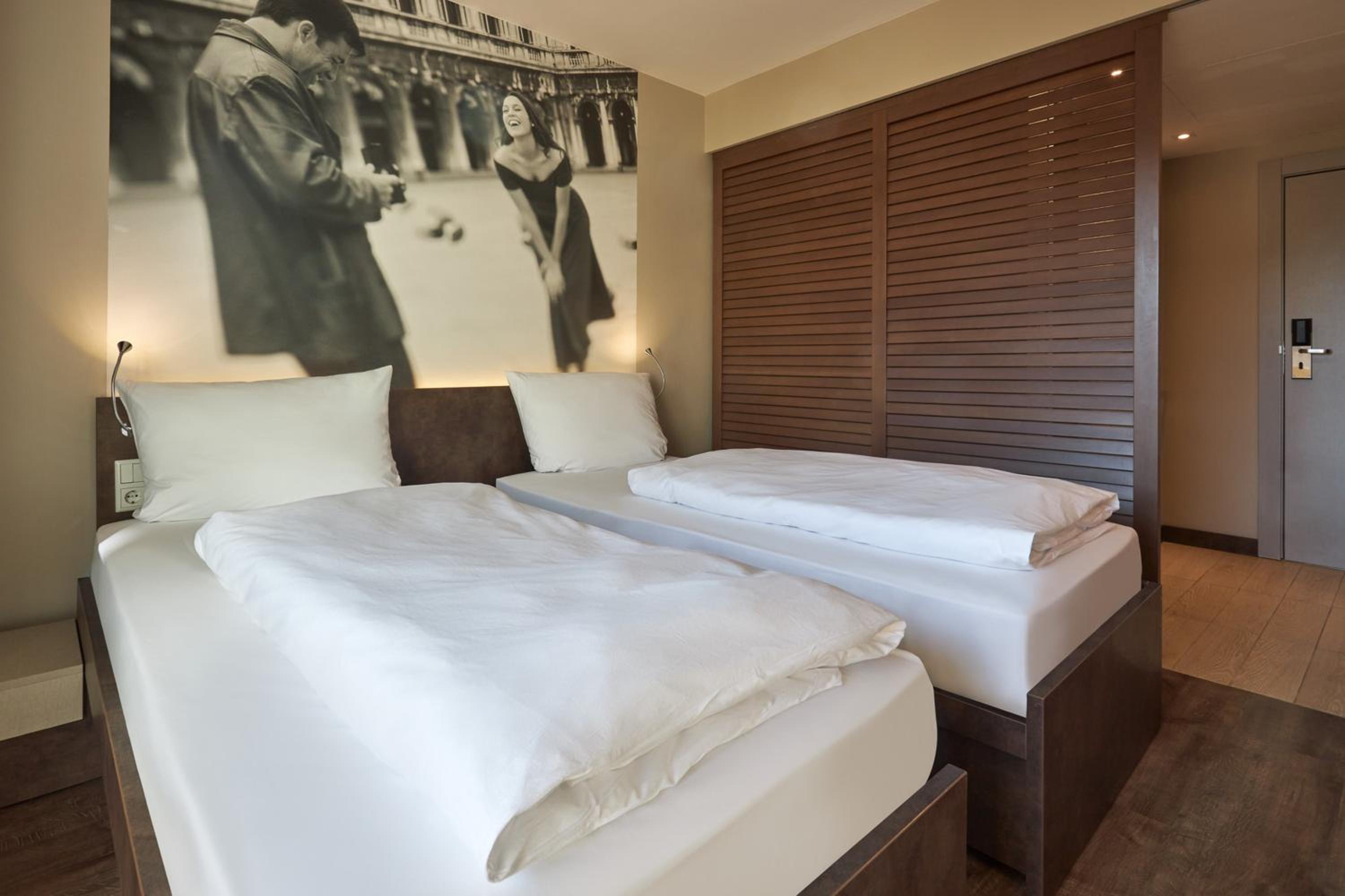 Double Room with Courtyard View photo 3