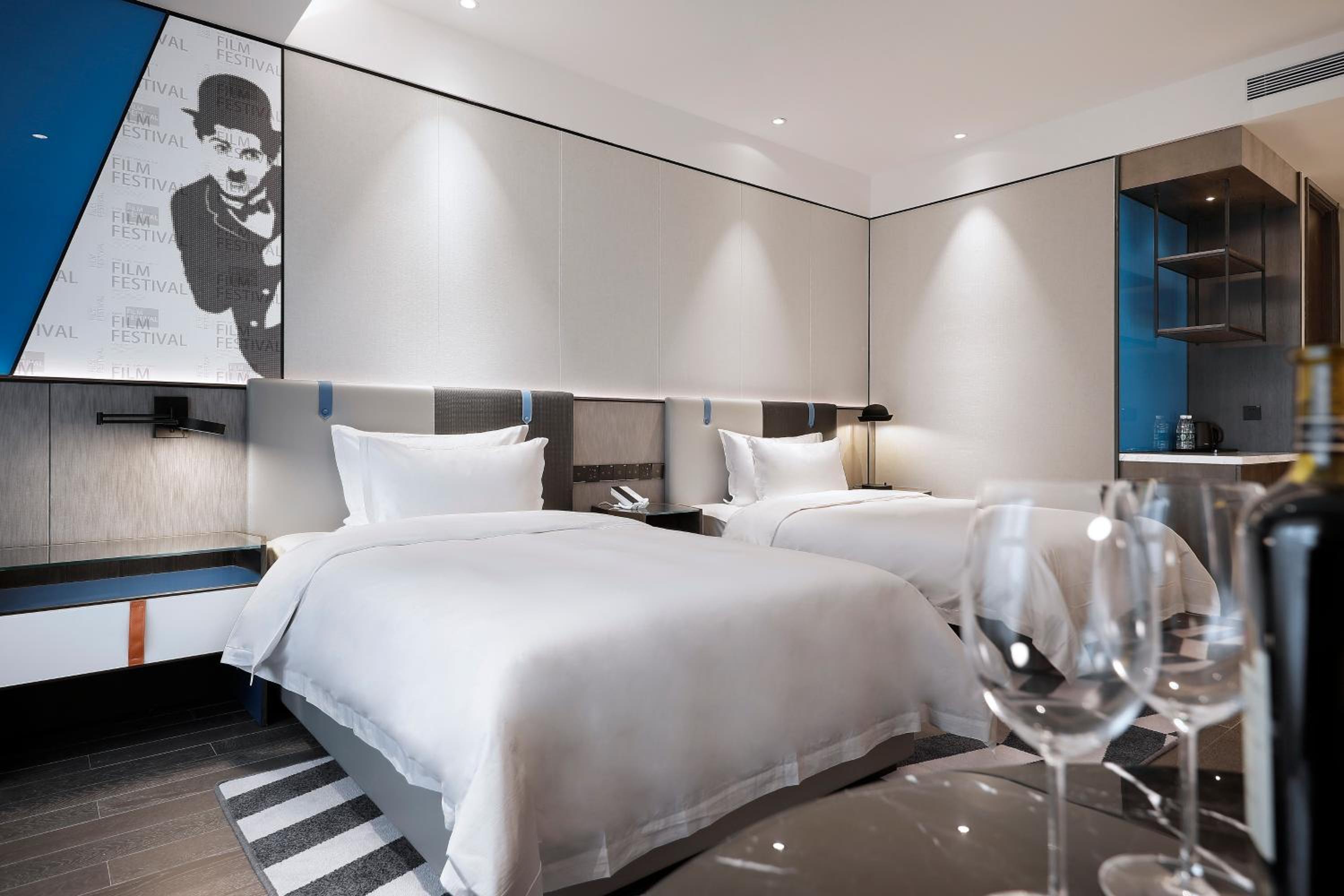 Business Twin Room photo 3