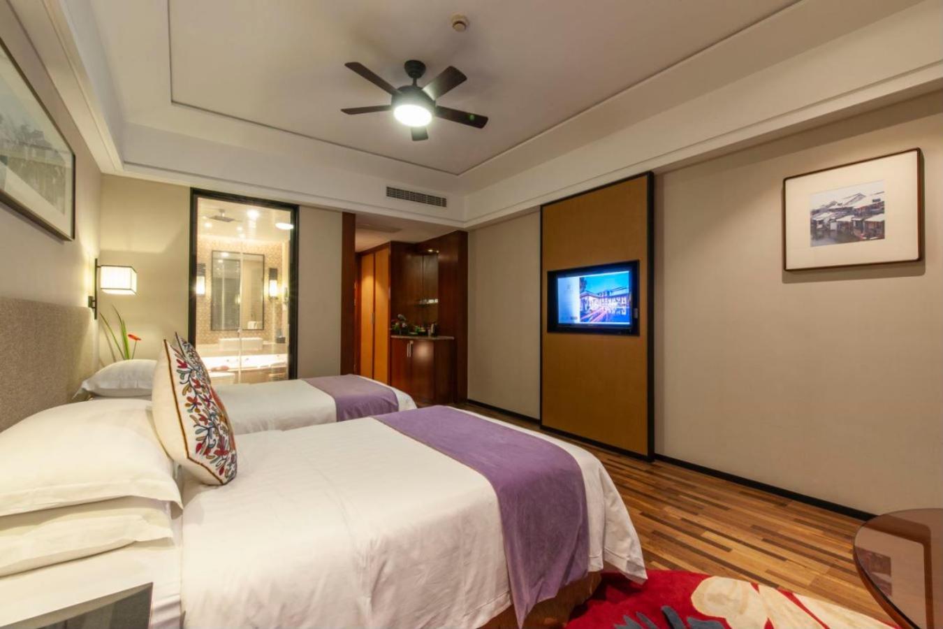 Deluxe Twin Room photo 2