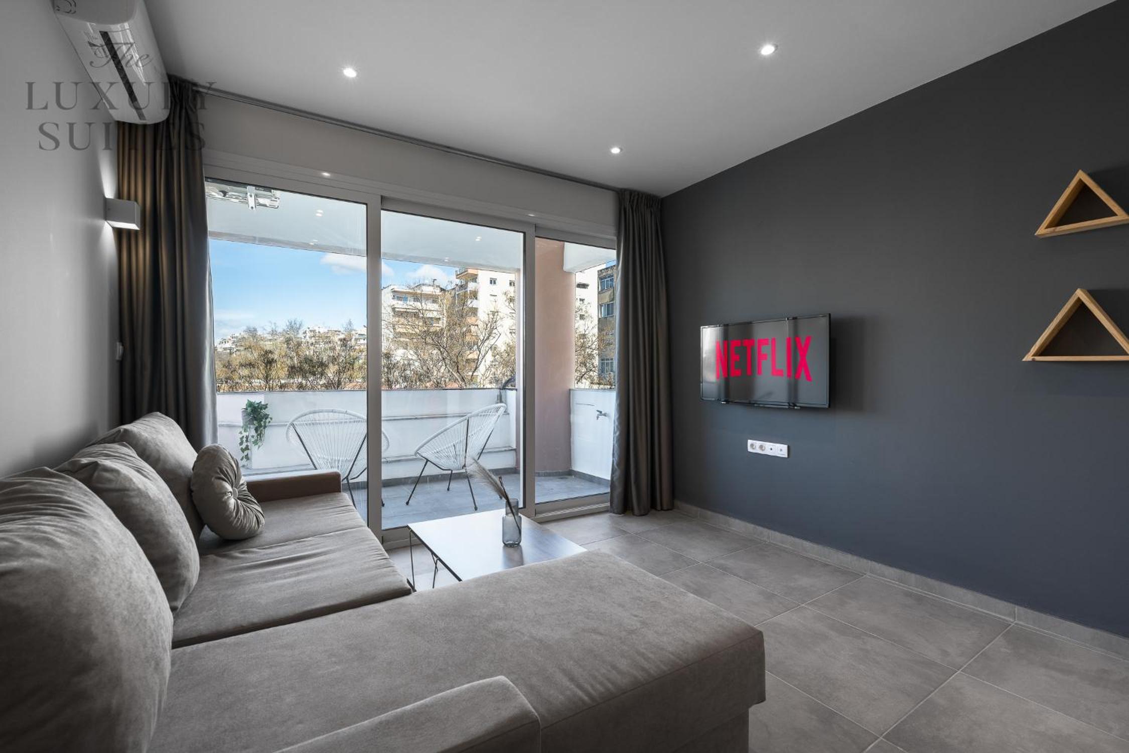 King Studio With Sofa Bed