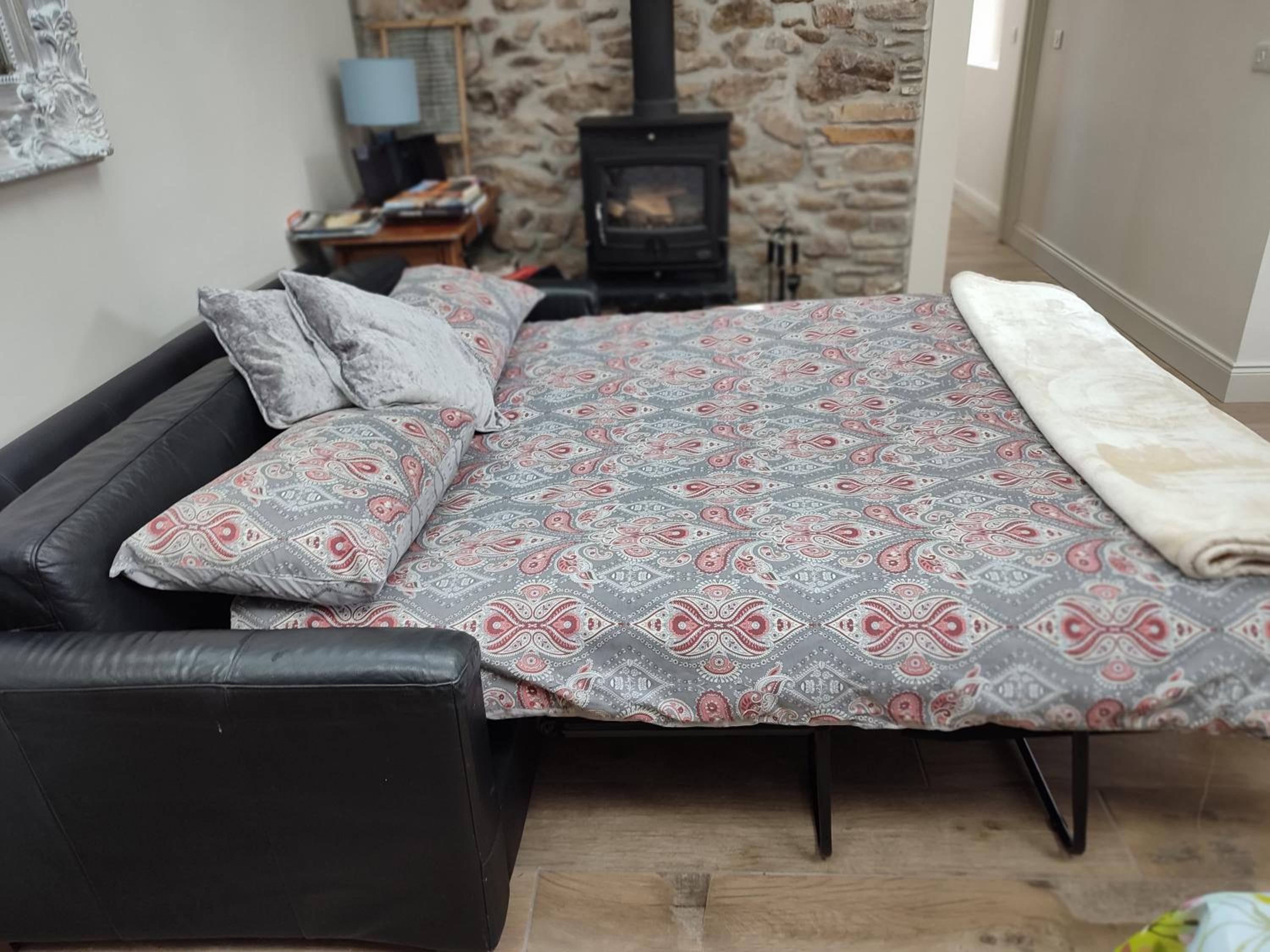Two-Bedroom House - Photo 108