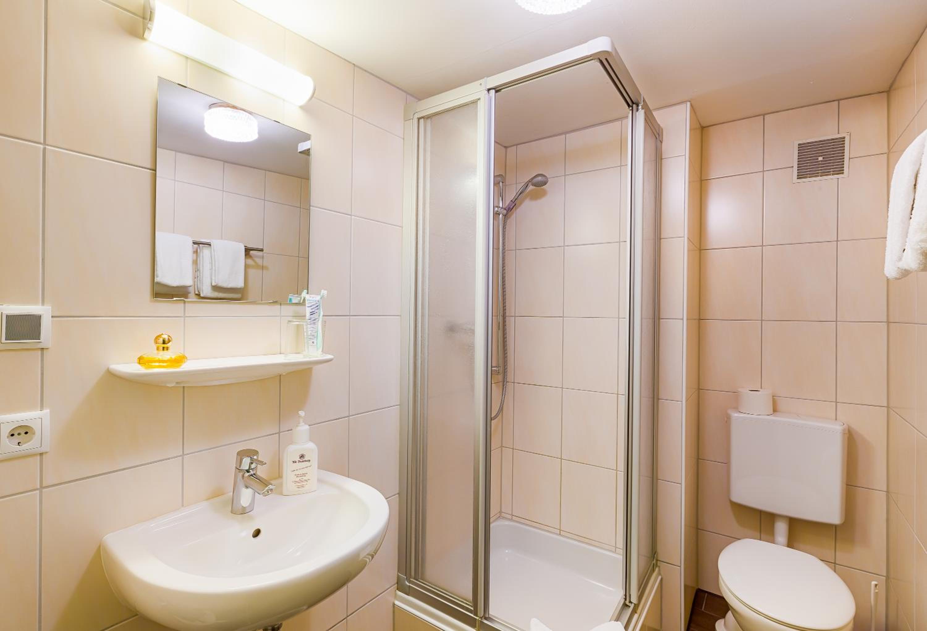 Double Room - Photo 2