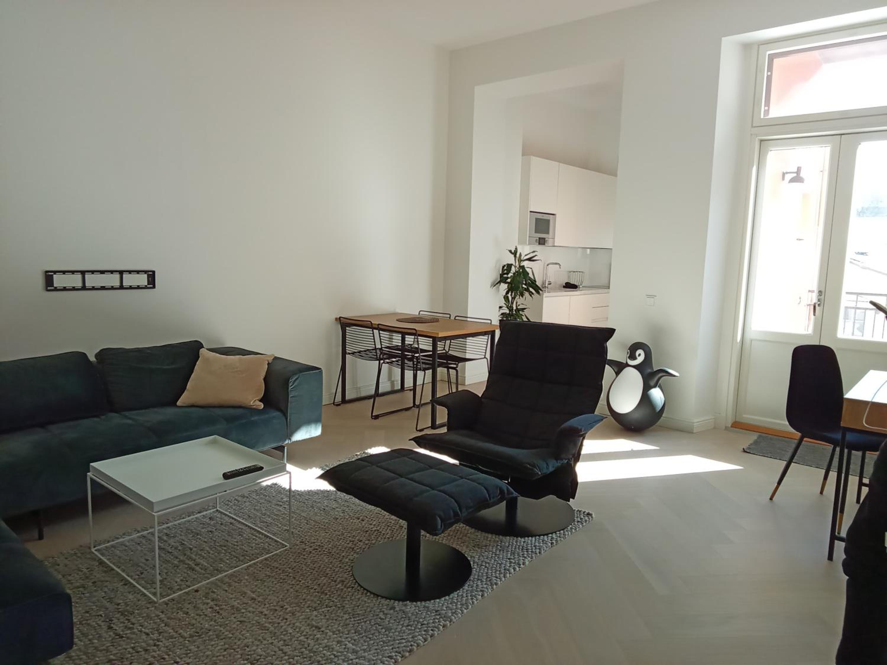 One-Bedroom Apartment photo 1