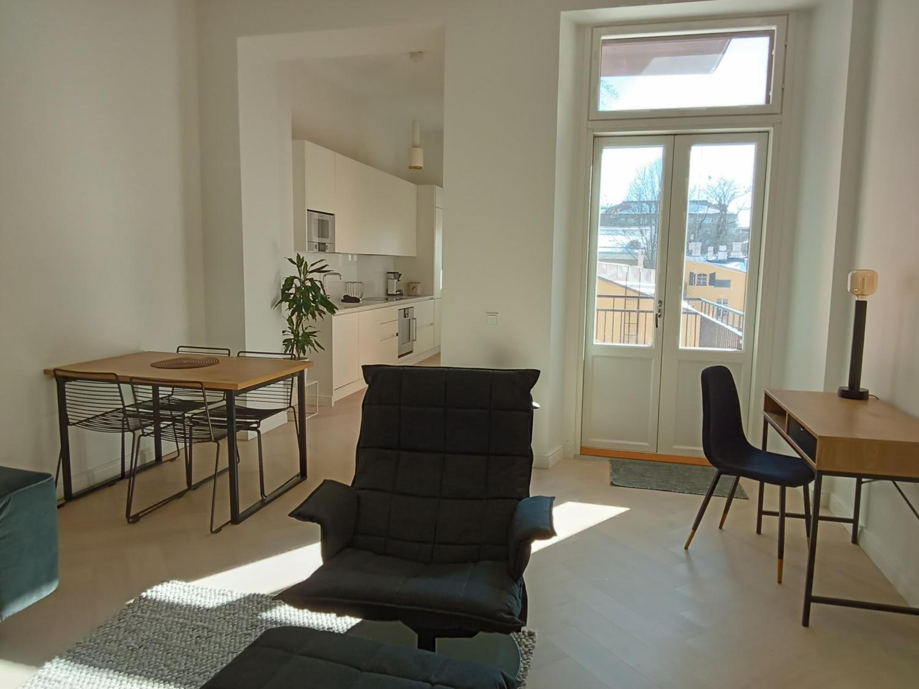 One-Bedroom Apartment photo 2