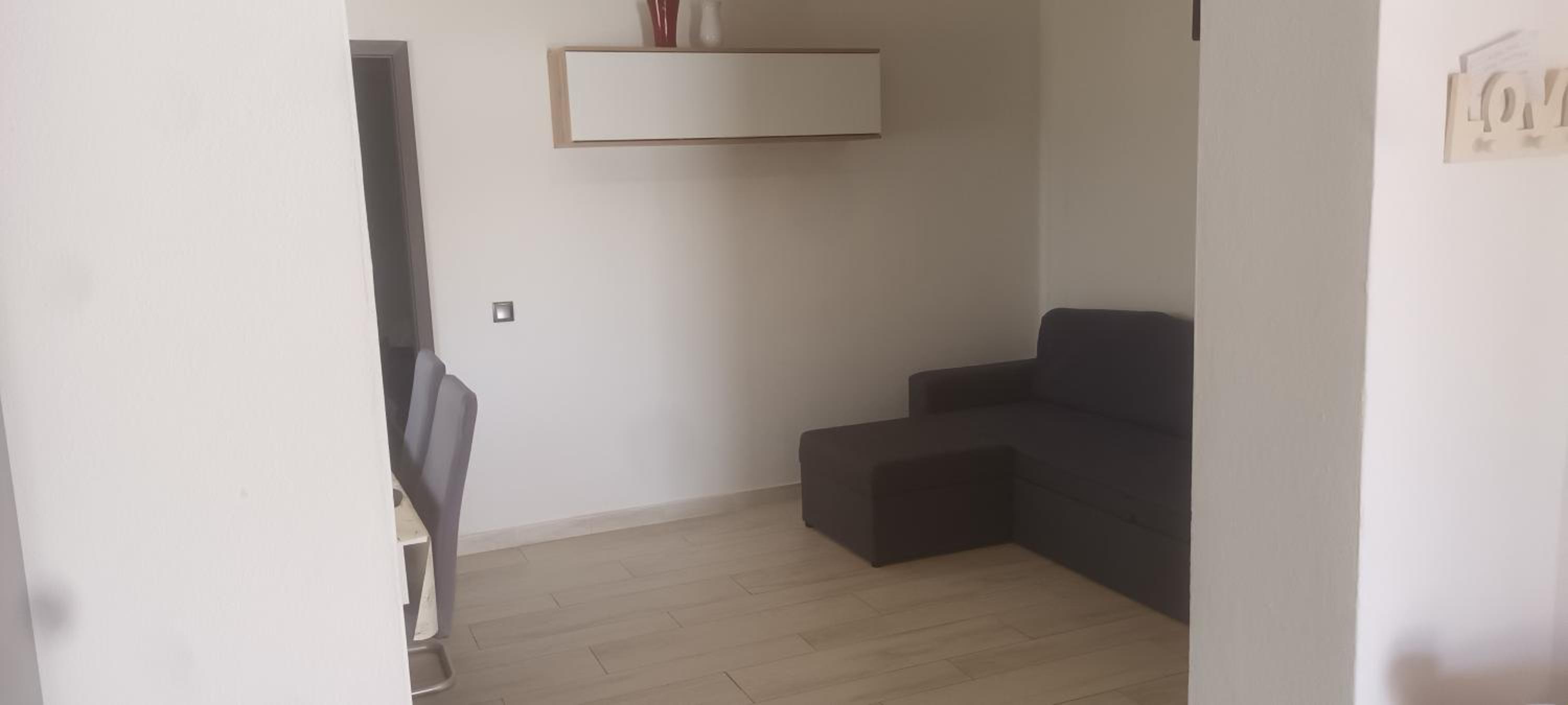 One-Bedroom Apartment photo 2